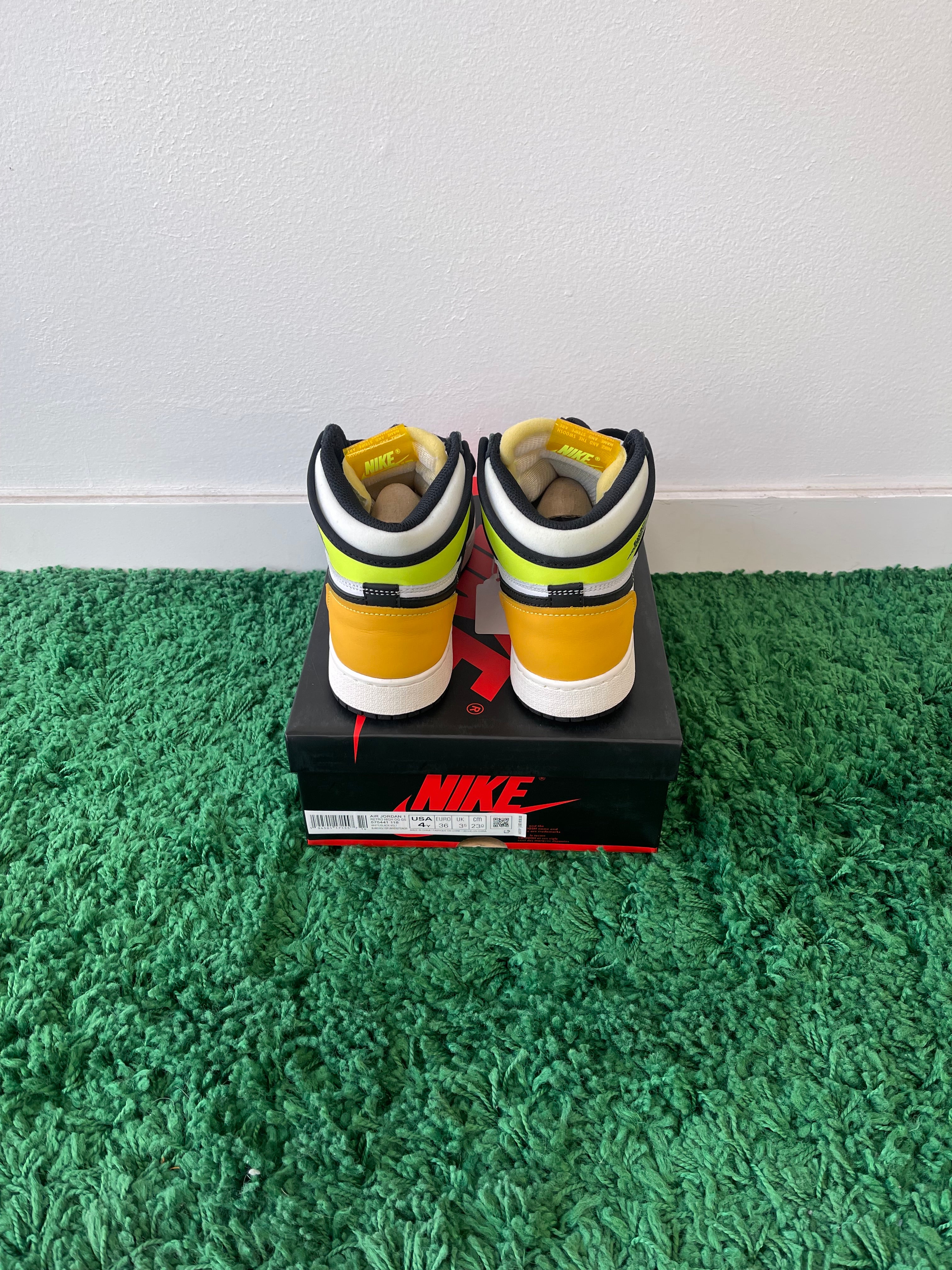 Used Jordan 1 Retro High White Black Volt University Gold (Youth)
