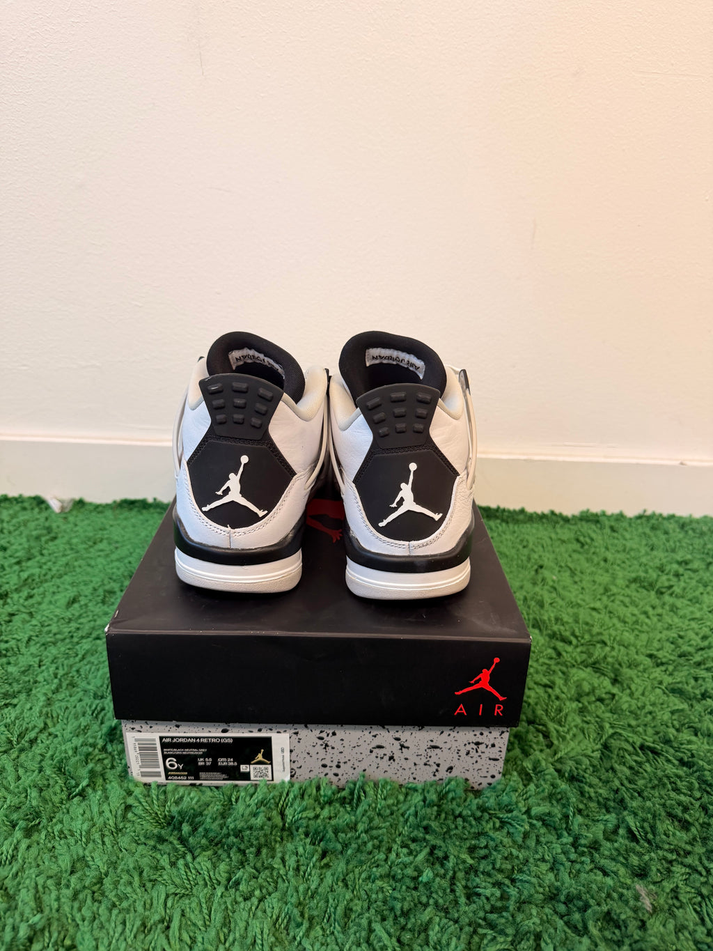 Used Jordan 4 Retro Military Black (Youth)