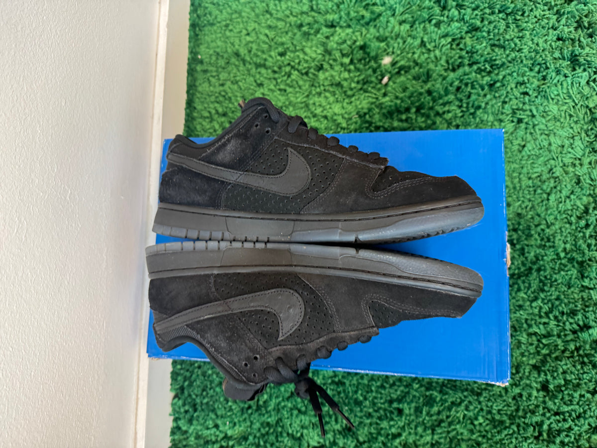 Used Nike Dunk Low SP Undefeated 5 On It Black (Men’s)