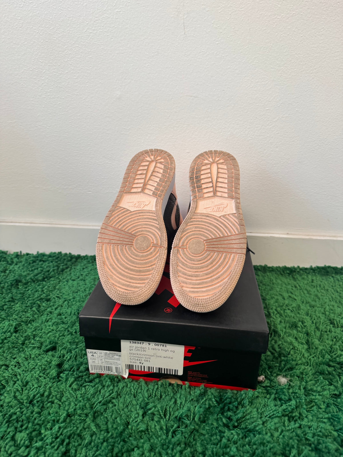 Used Jordan 1 Retro High Black Crimson Tint (Youth)