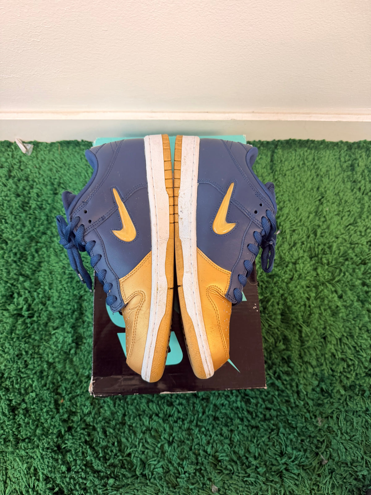 Used Nike Sb Dunk Low Supreme Jewel Swoosh Gold (Men’s)