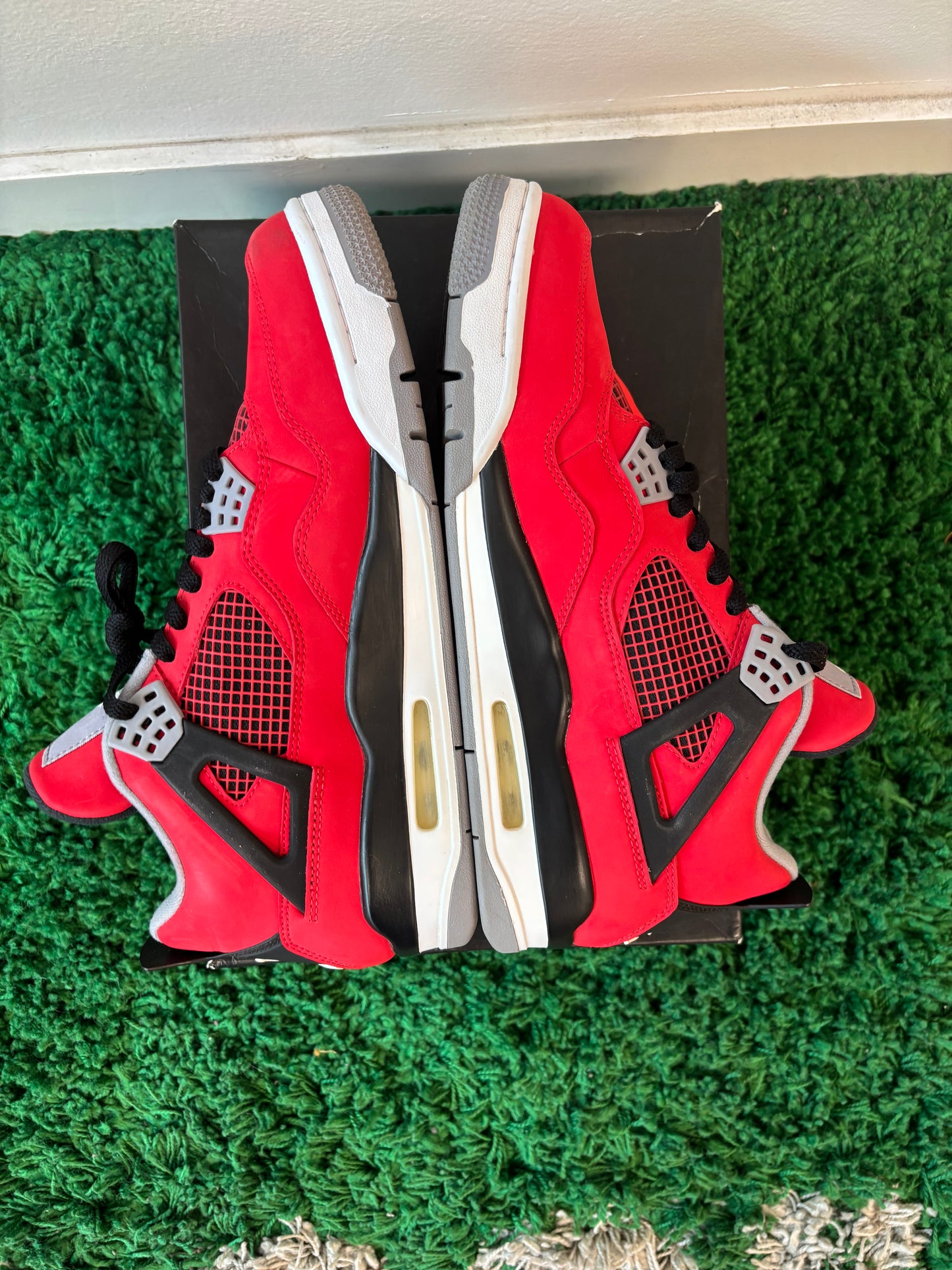 USED Jordan 4 Retro Toro Bravo 2013 (Men’s)