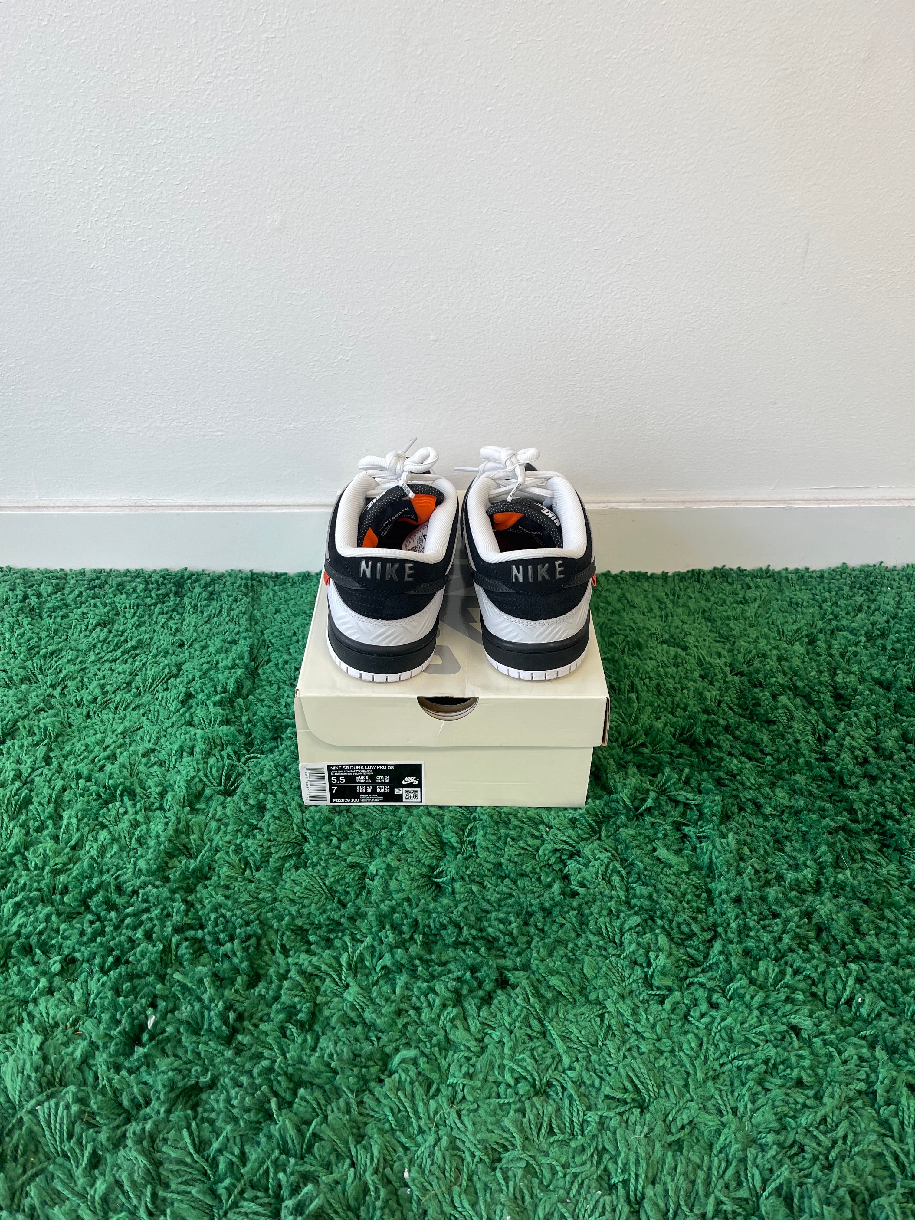 Used Nike SB Dunk Low Tightbooth (Men’s)