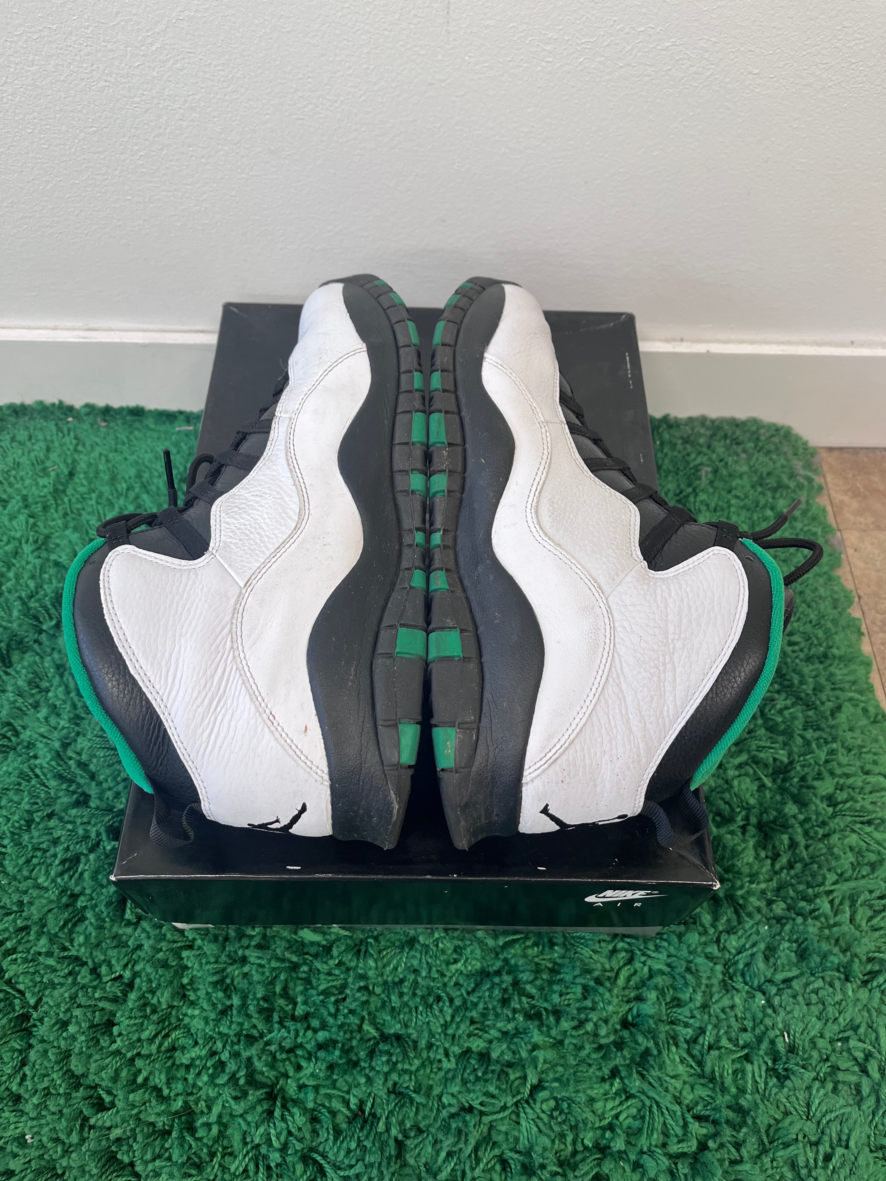 Used Jordan 10 Retro Seattle (Men’s)