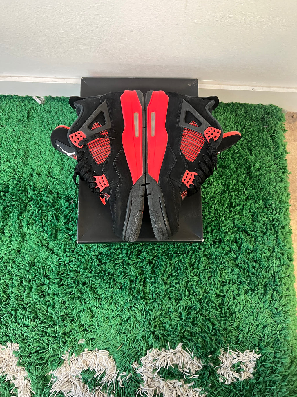 Used Jordan 4 Retro Red Thunder (Men’s)