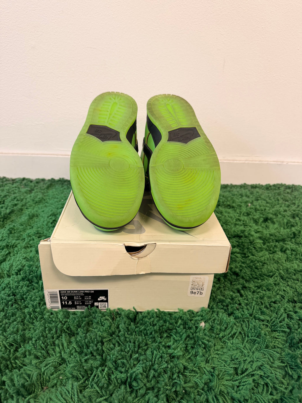 Used Nike SB Dunk Low Powderpuff Girls Buttercup (Men’s)