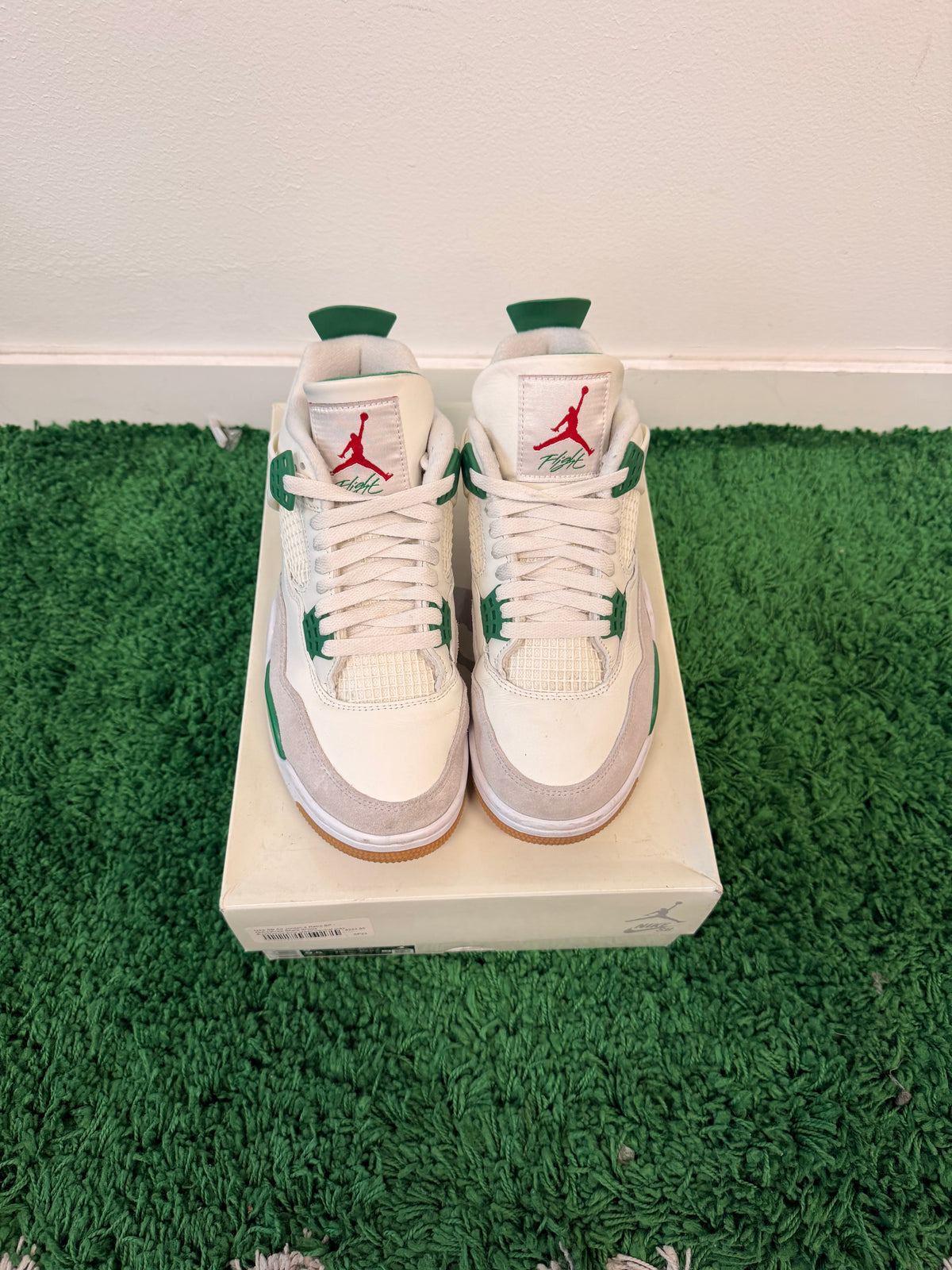 Used Jordan 4 Retro SB Pine Green (Men’s)