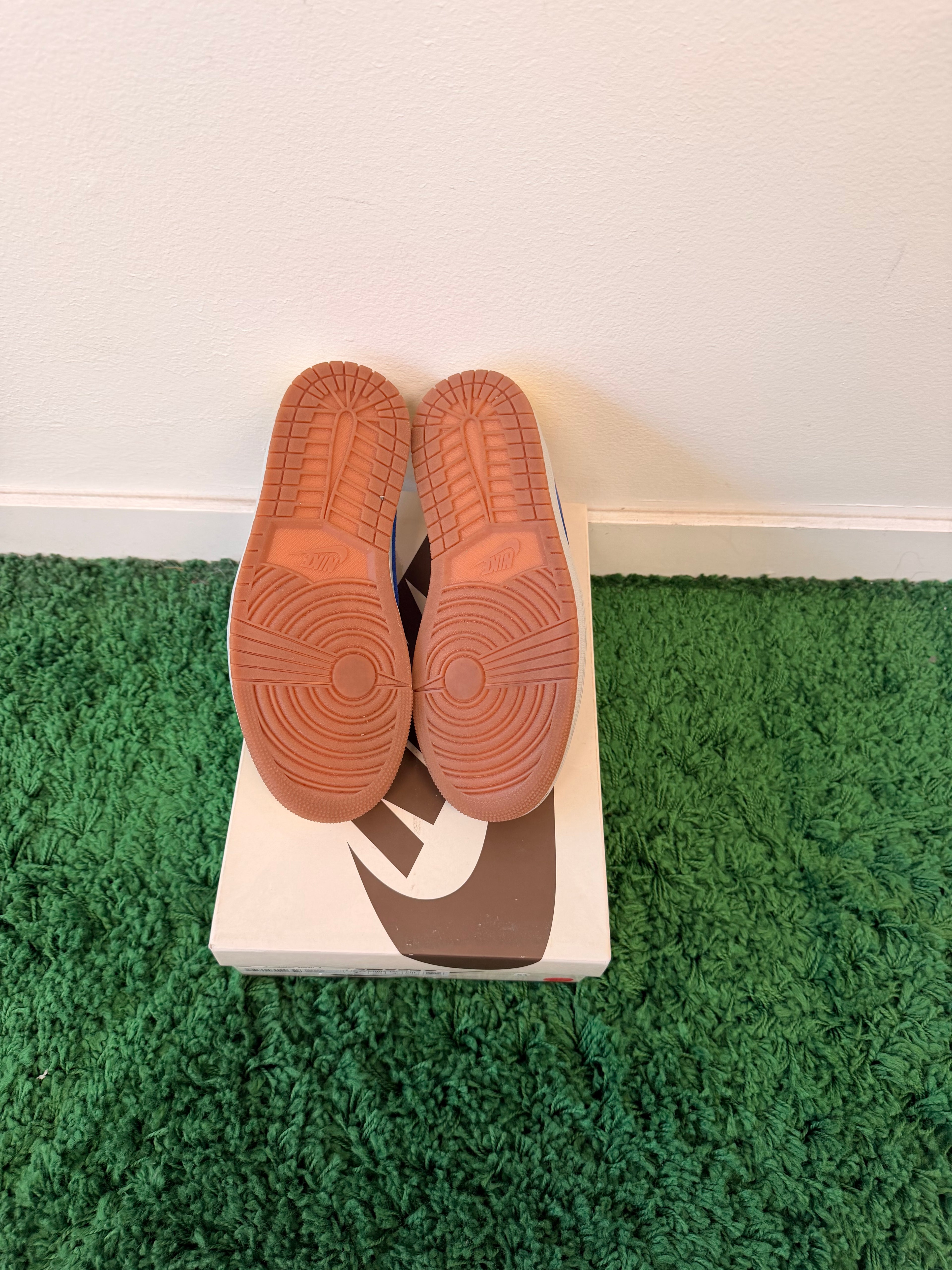 Used Jordan 1 Retro Low OG SP Travis Scott Canary (Women’s)