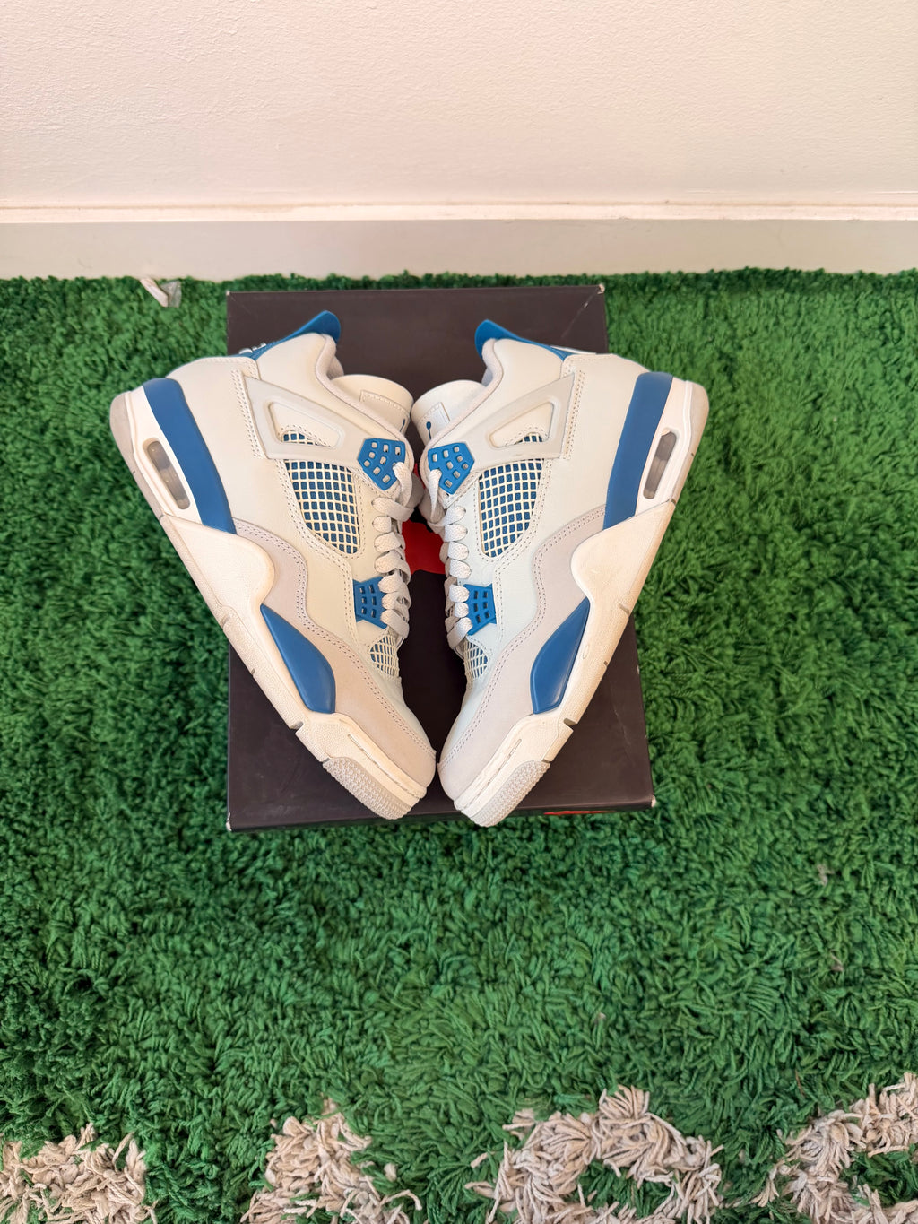 Used Jordan 4 Retro Military Blue (Men’s)