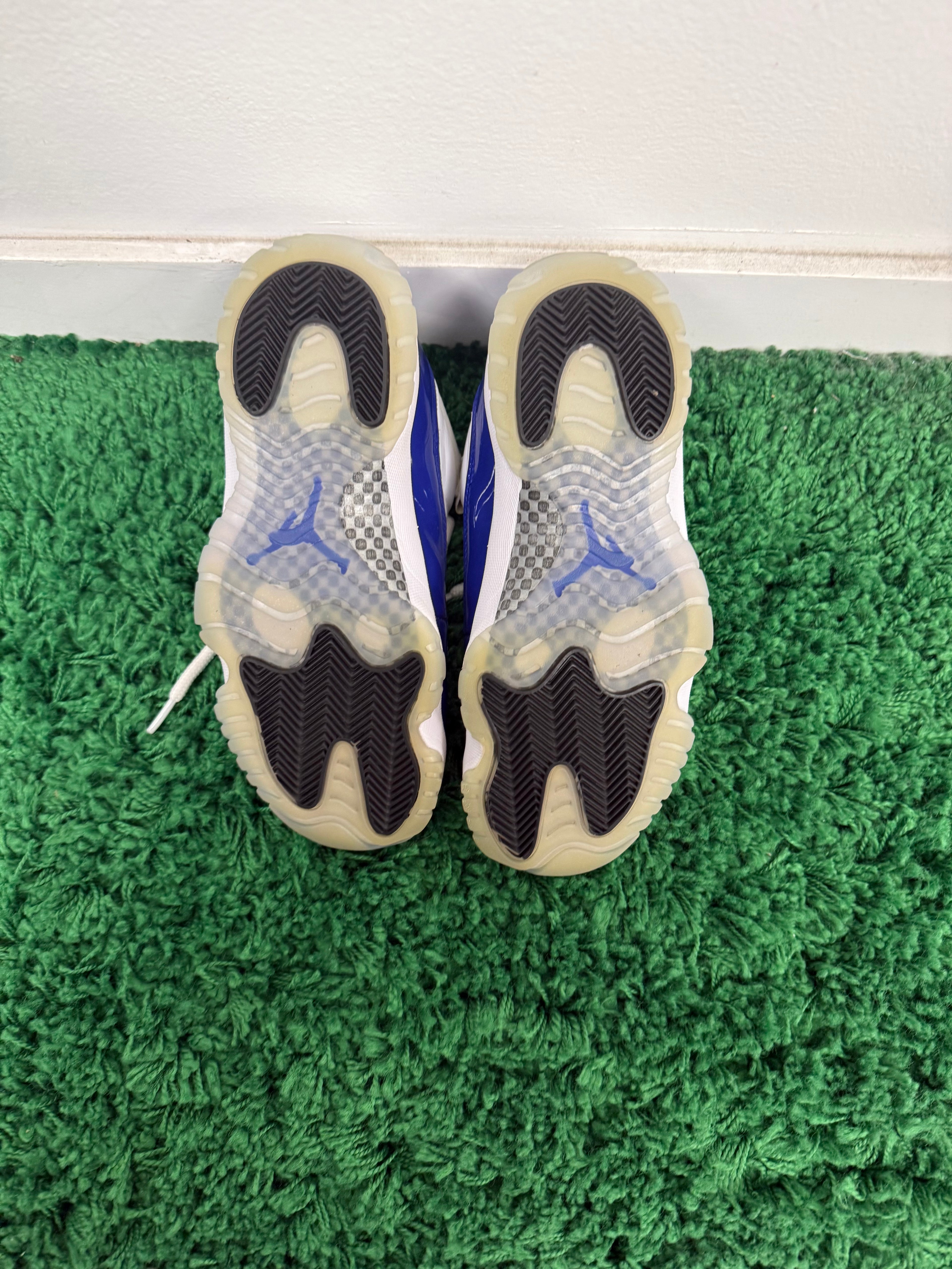 Used Jordan 11 Low White Concord (women’s)