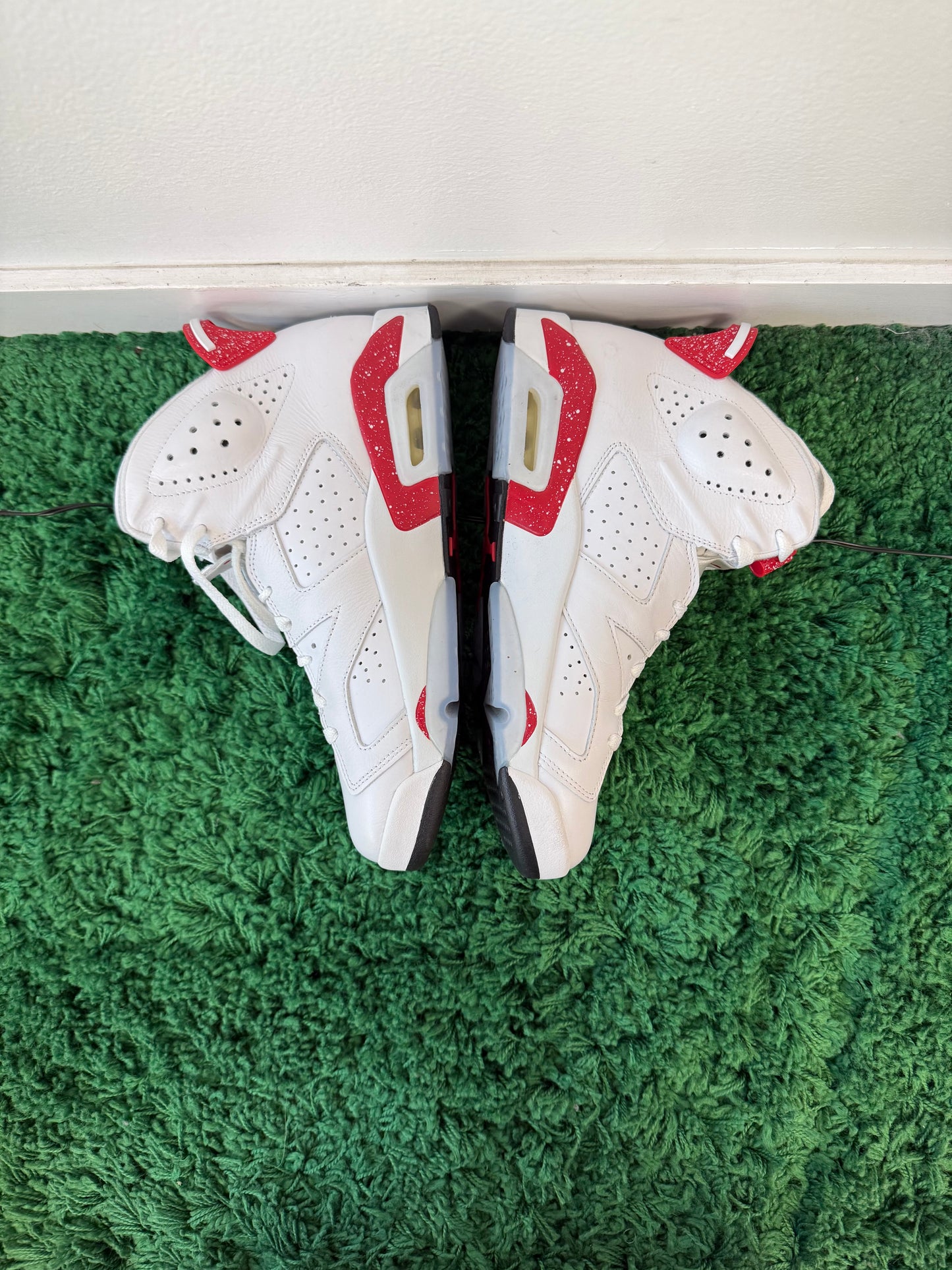 Used Jordan 6 Retro Red Oreo (Men’s)