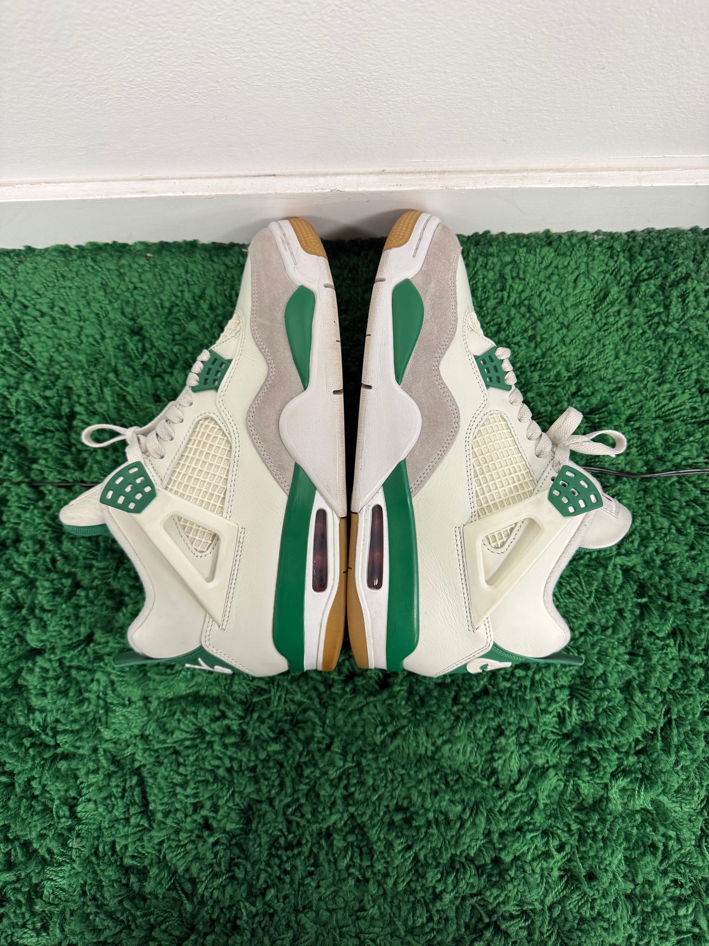 Used Jordan 4 Retro SB Pine Green (Men’s)