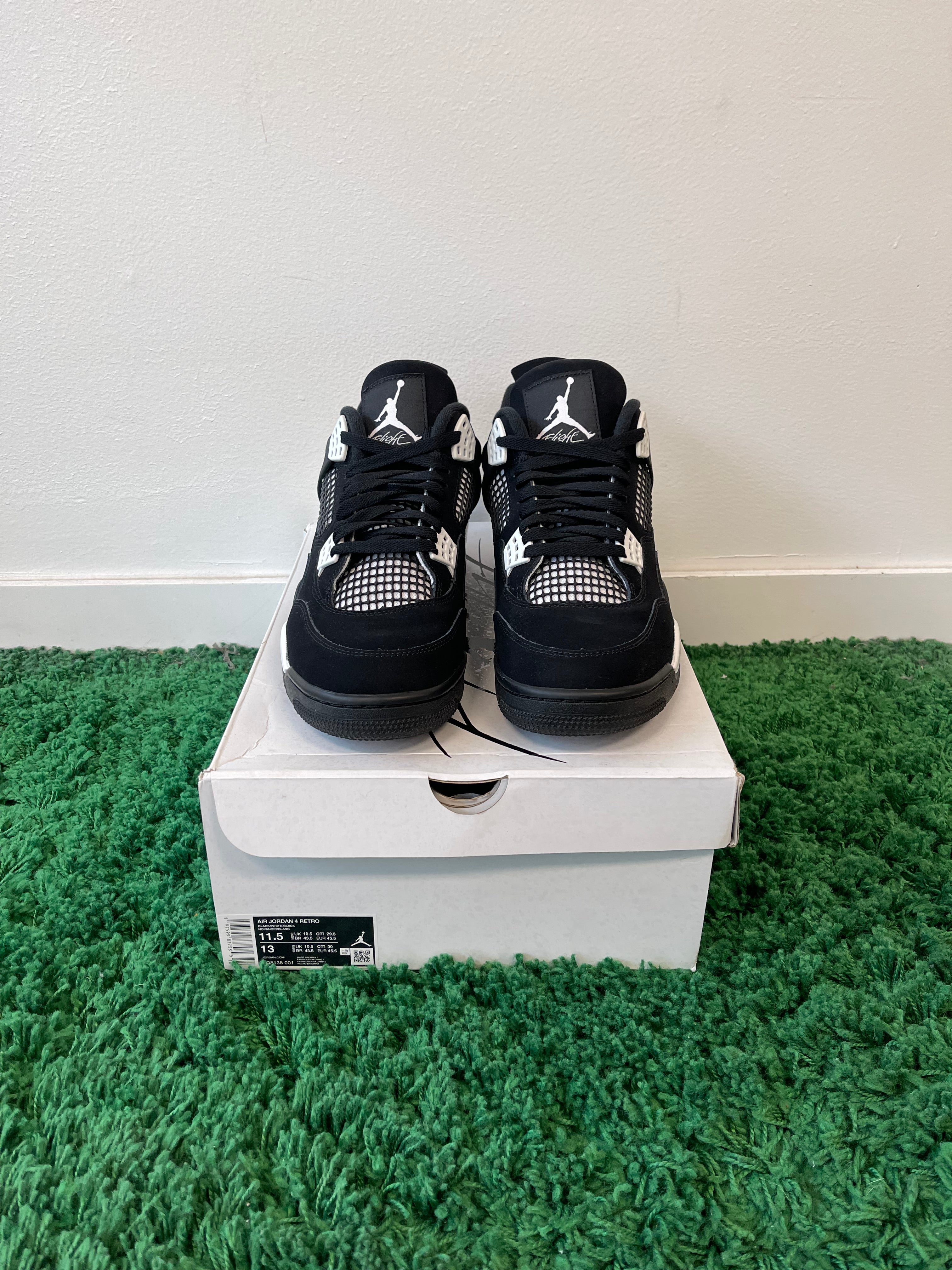 Used Jordan 4 Retro White Thunder (Men’s)