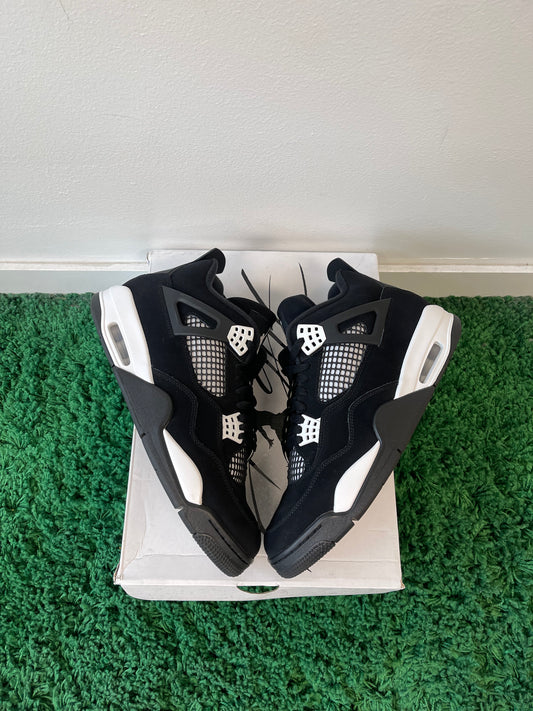 Used Jordan 4 Retro White Thunder (Men’s)