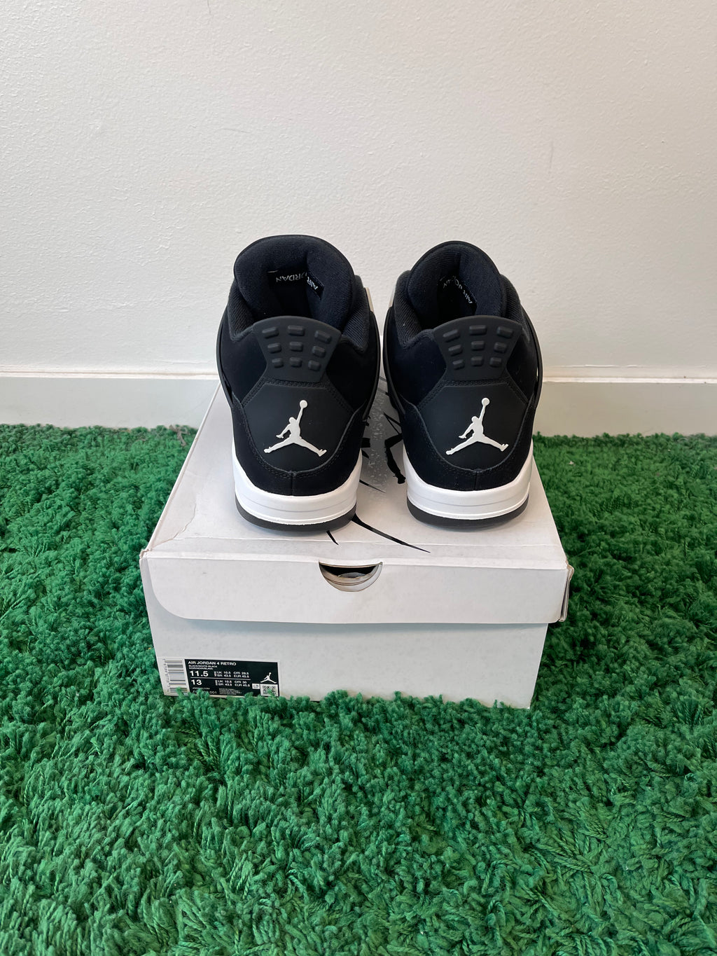 Used Jordan 4 Retro White Thunder (Men’s)