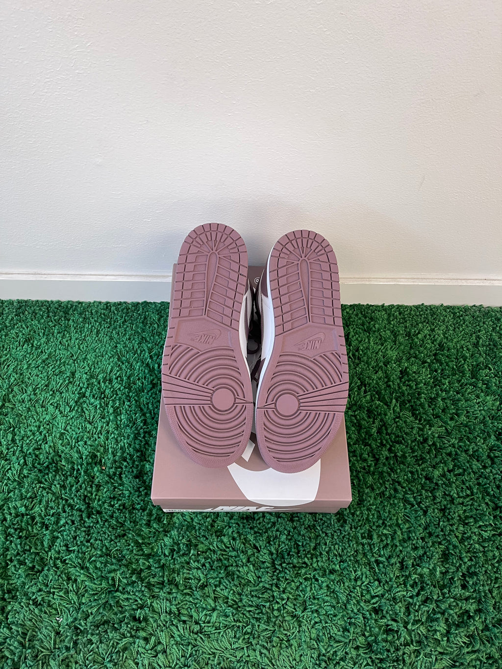 Used Jordan 1 Retro High OG Mauve (Men’s)