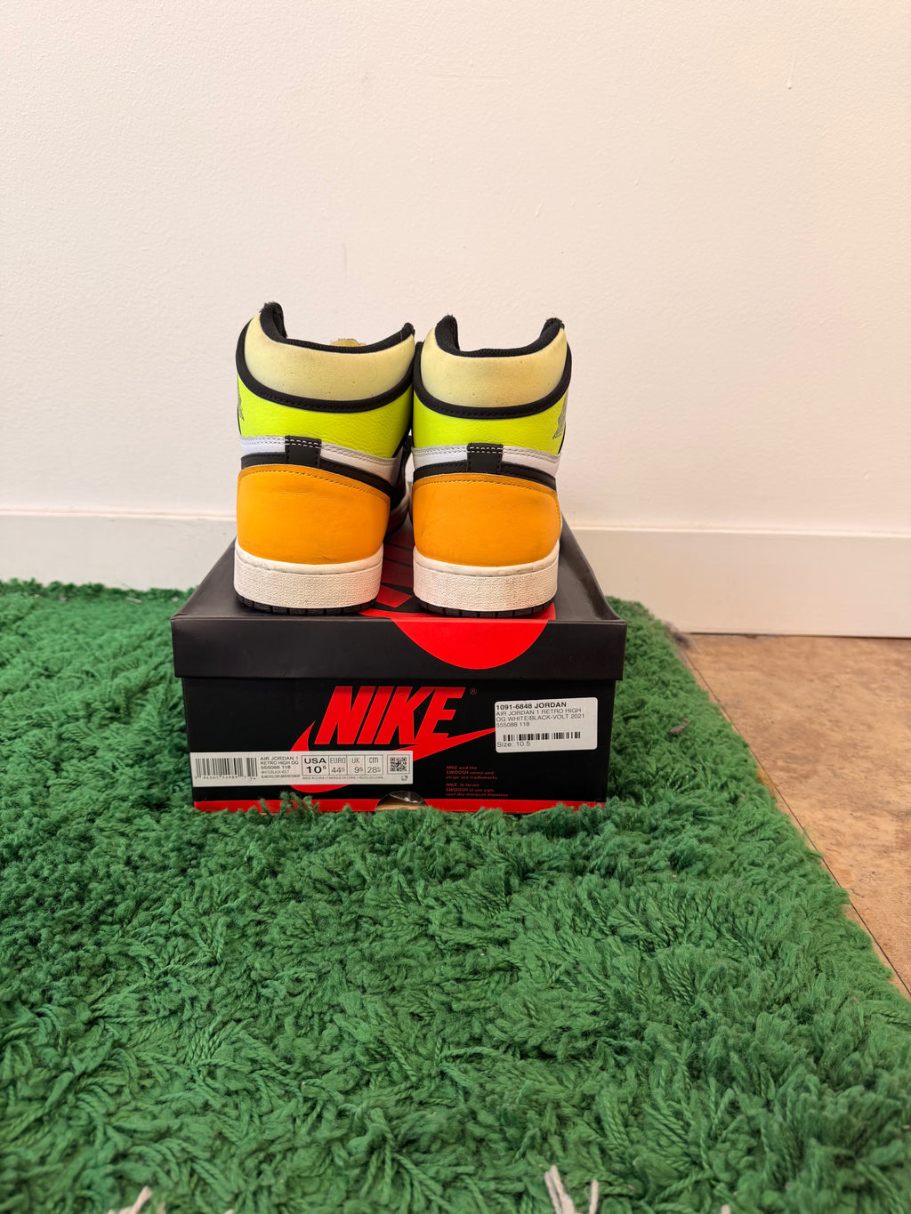 Used Jordan 1 Retro High White Black Volt University Gold (Men’s)