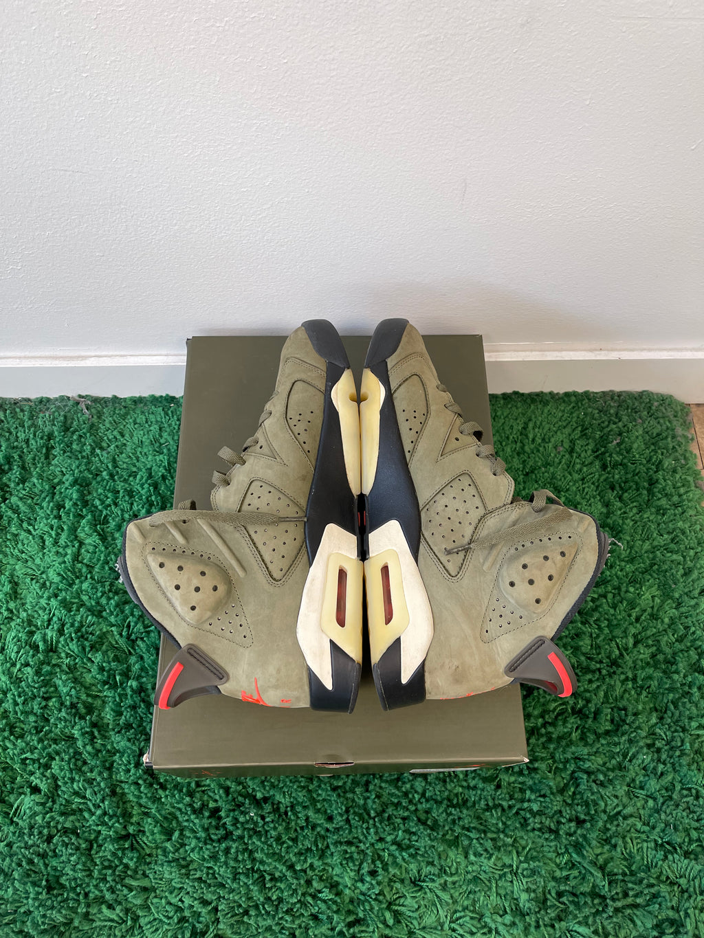 Used Jordan 6 Retro Travis Scott (Men’s)