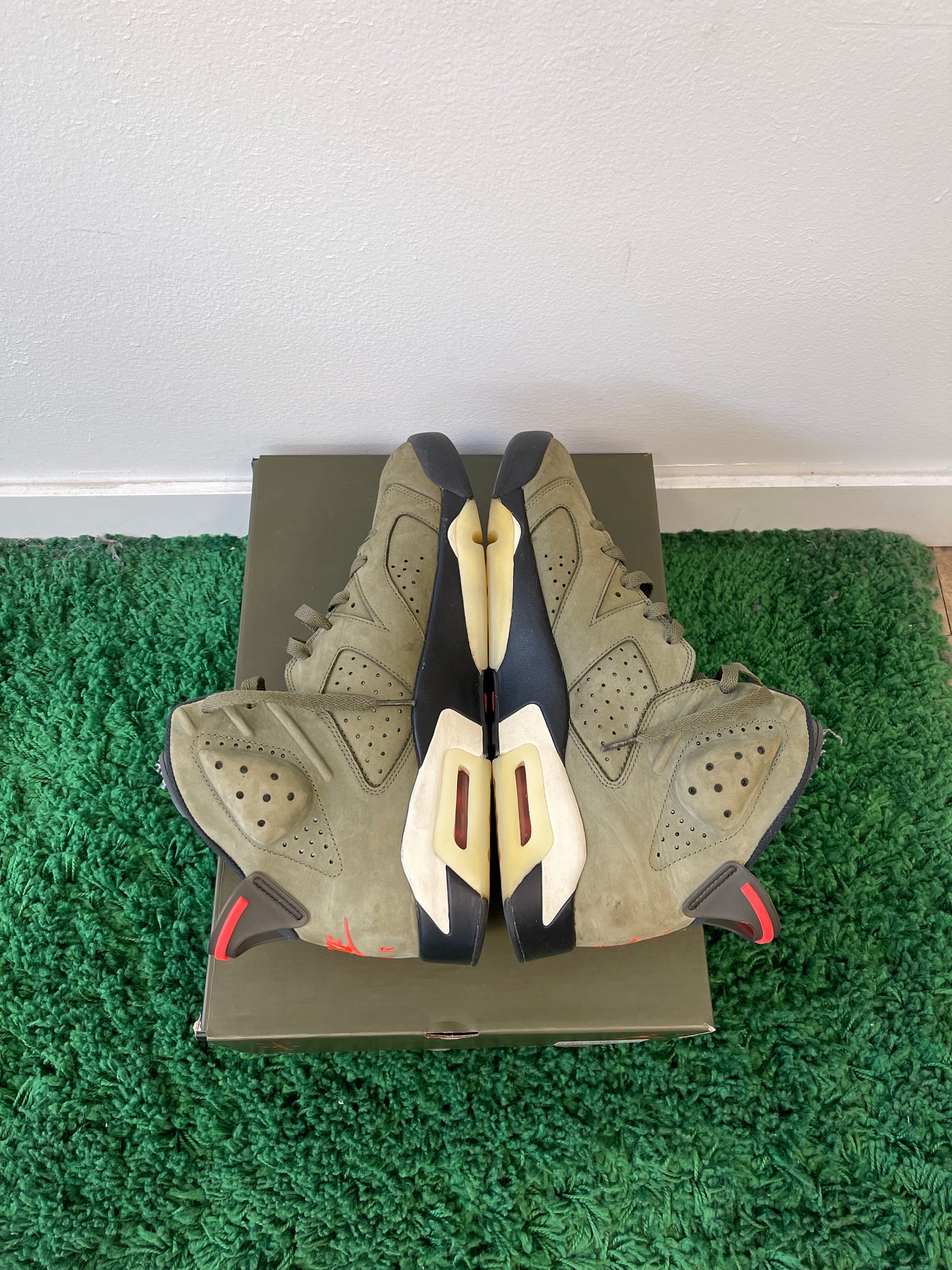 Used Jordan 6 Retro Travis Scott (Men’s)