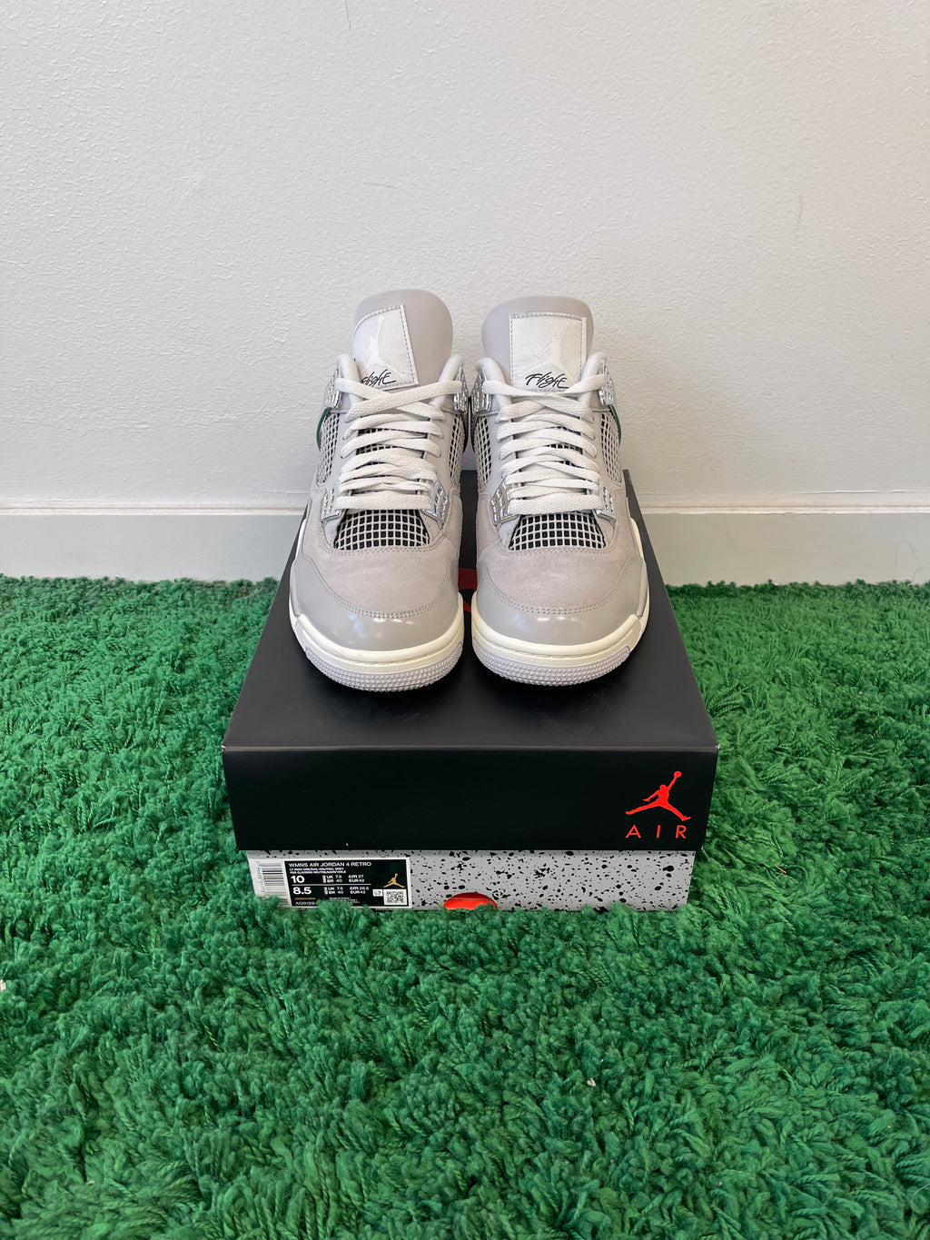 Used Jordan 4 Retro Frozen Moments (Women’s)
