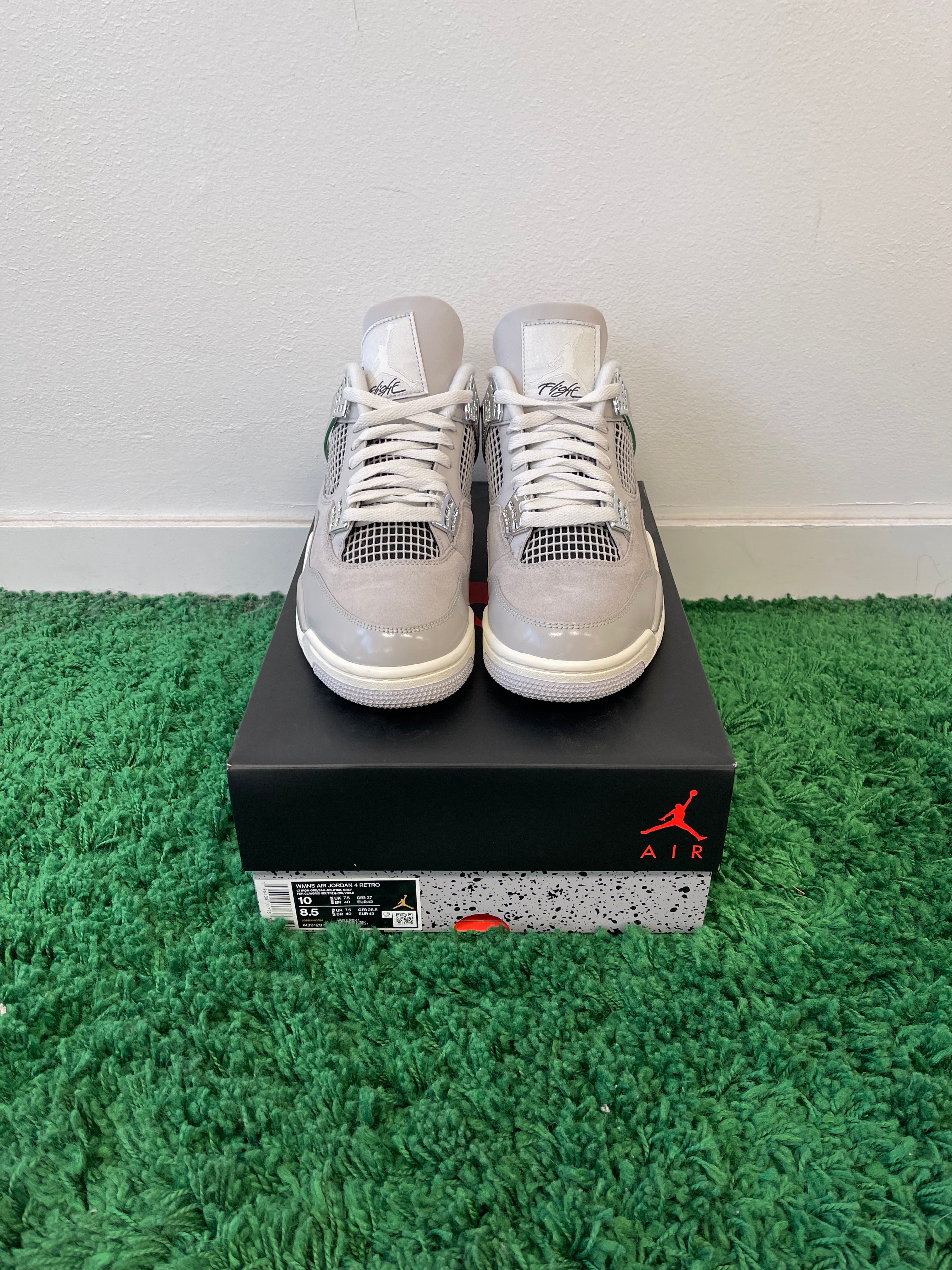 Used Jordan 4 Retro Frozen Moments (Women’s)