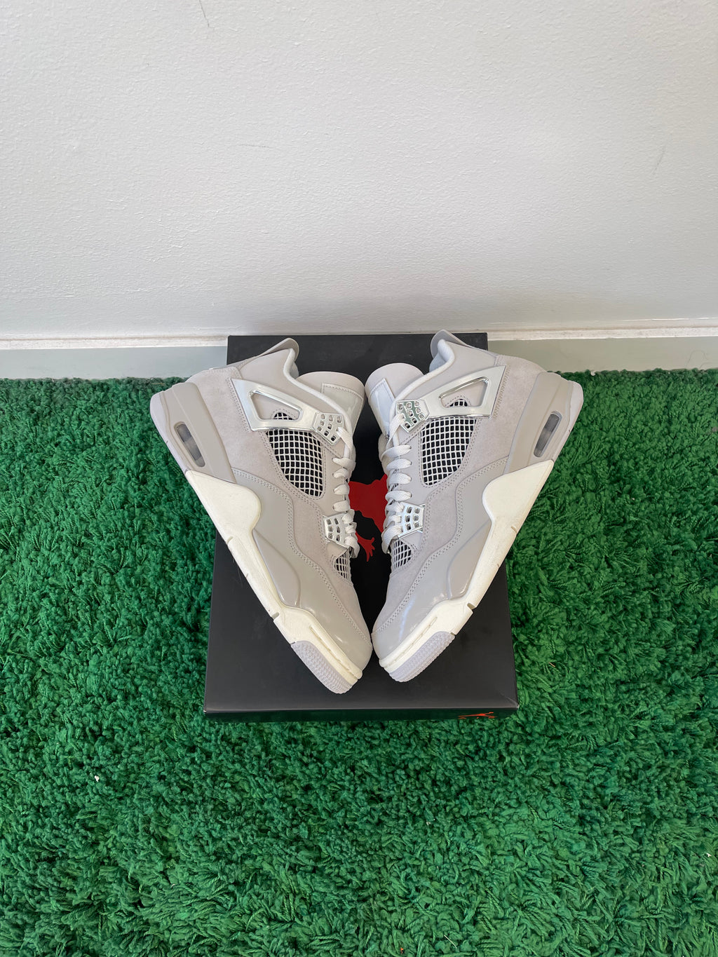 Used Jordan 4 Retro Frozen Moments (Women’s)