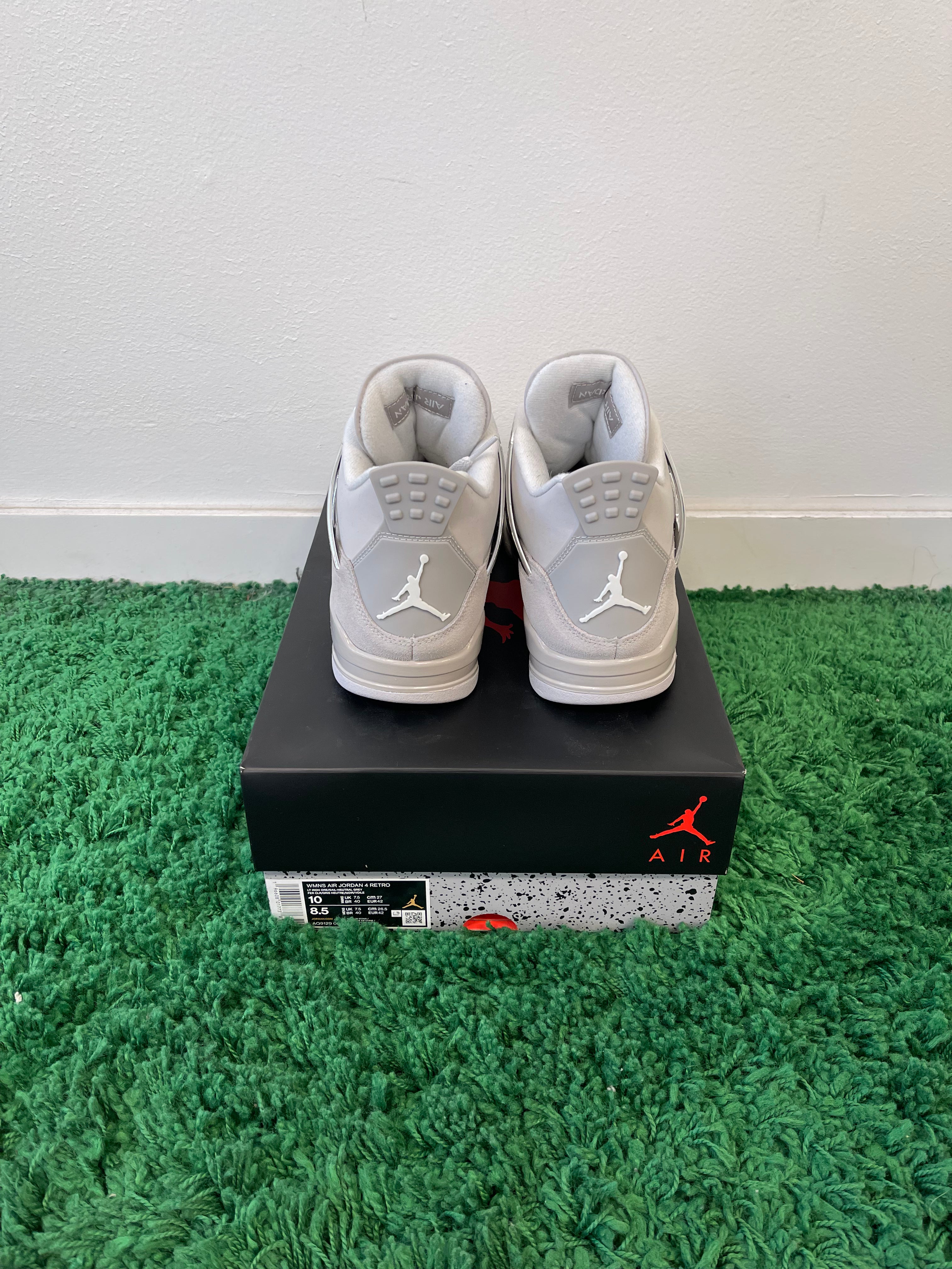 Used Jordan 4 Retro Frozen Moments (Women’s)