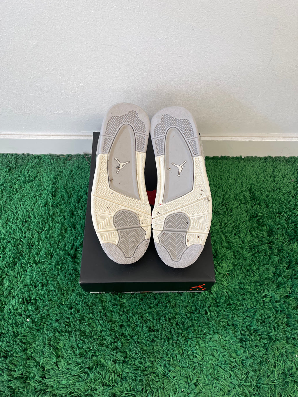 Used Jordan 4 Retro Frozen Moments (Women’s)