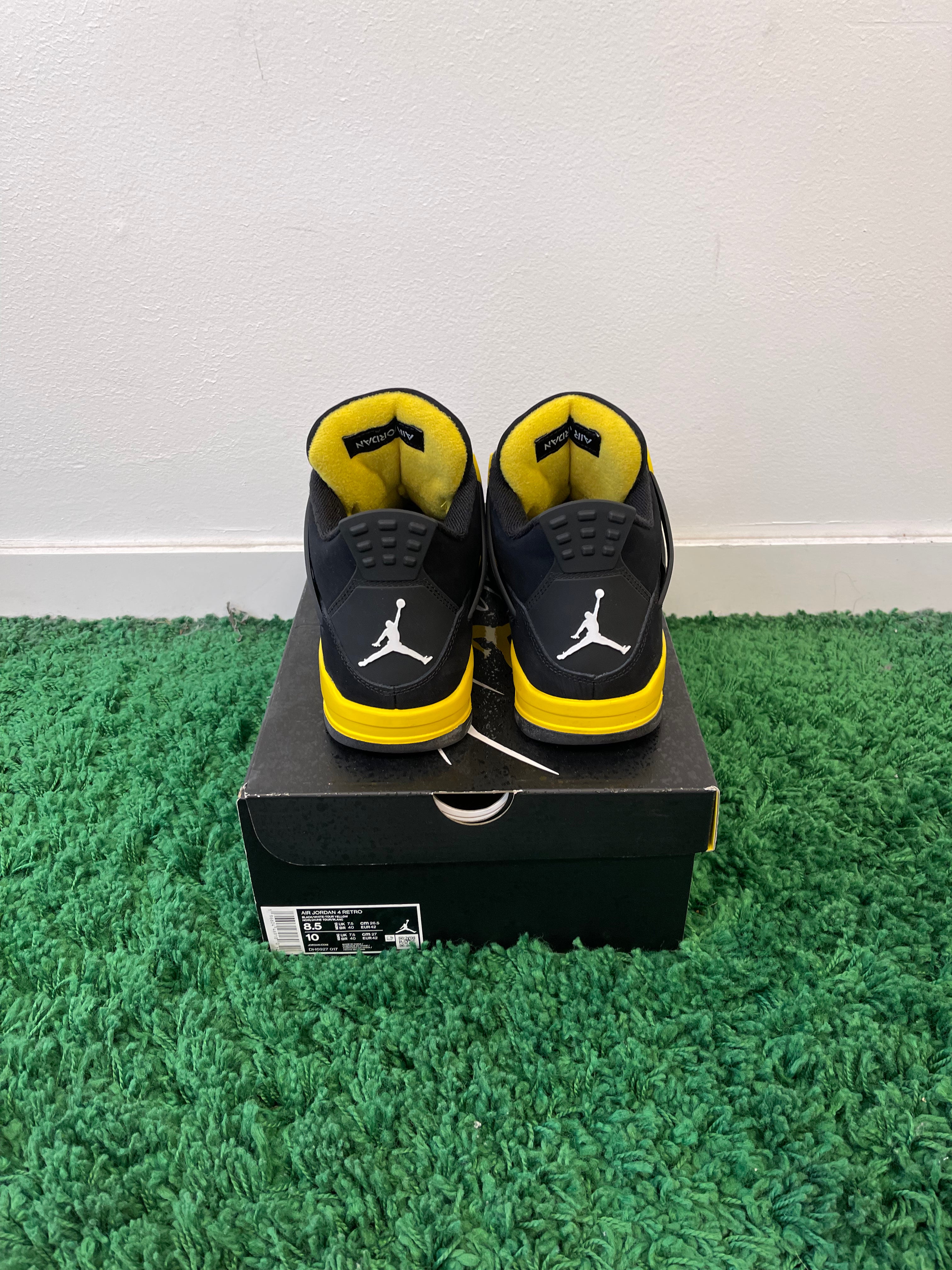 Used Jordan 4 Retro Thunder 2023 (Men’s)