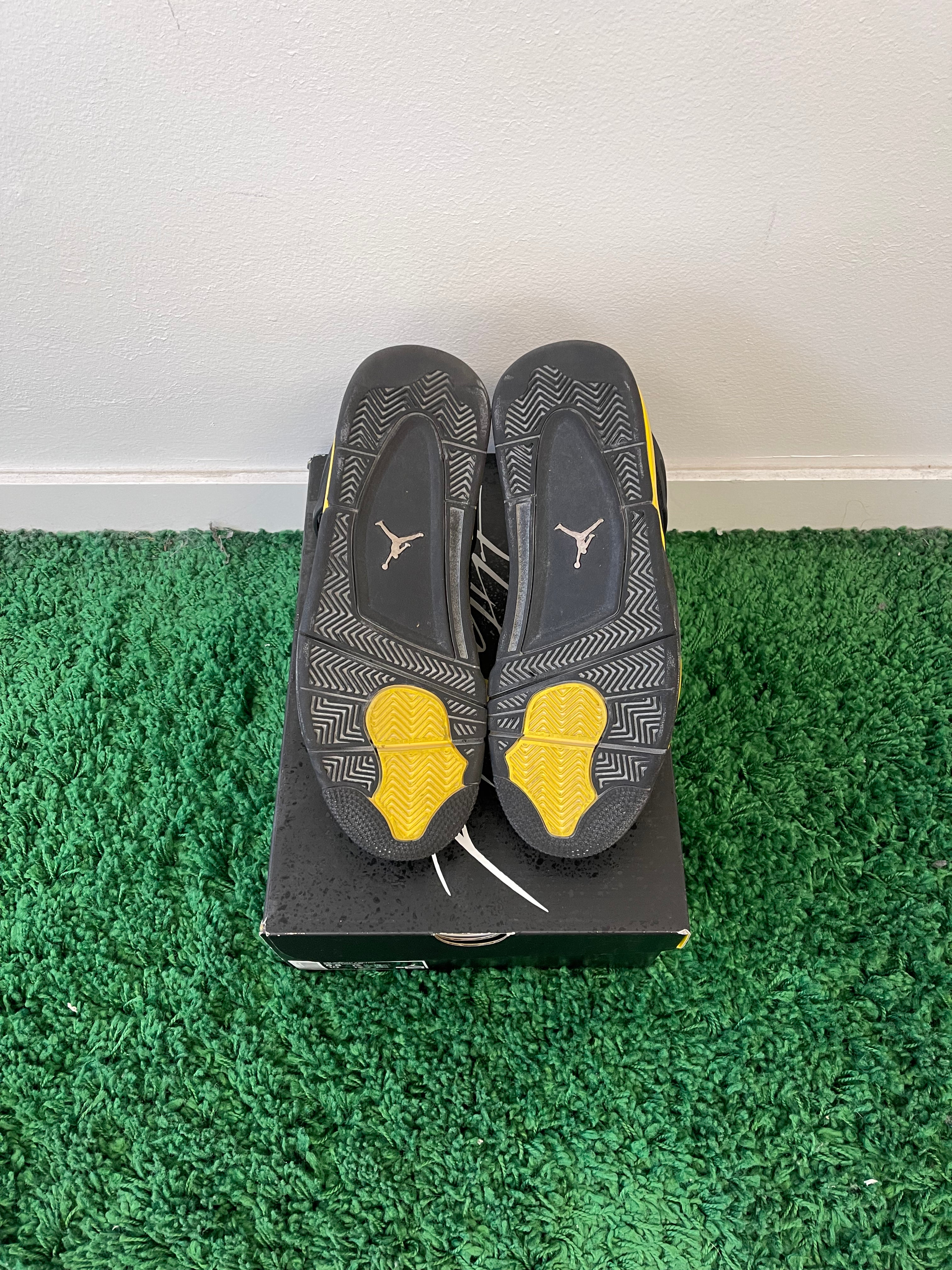 Used Jordan 4 Retro Thunder 2023 (Men’s)