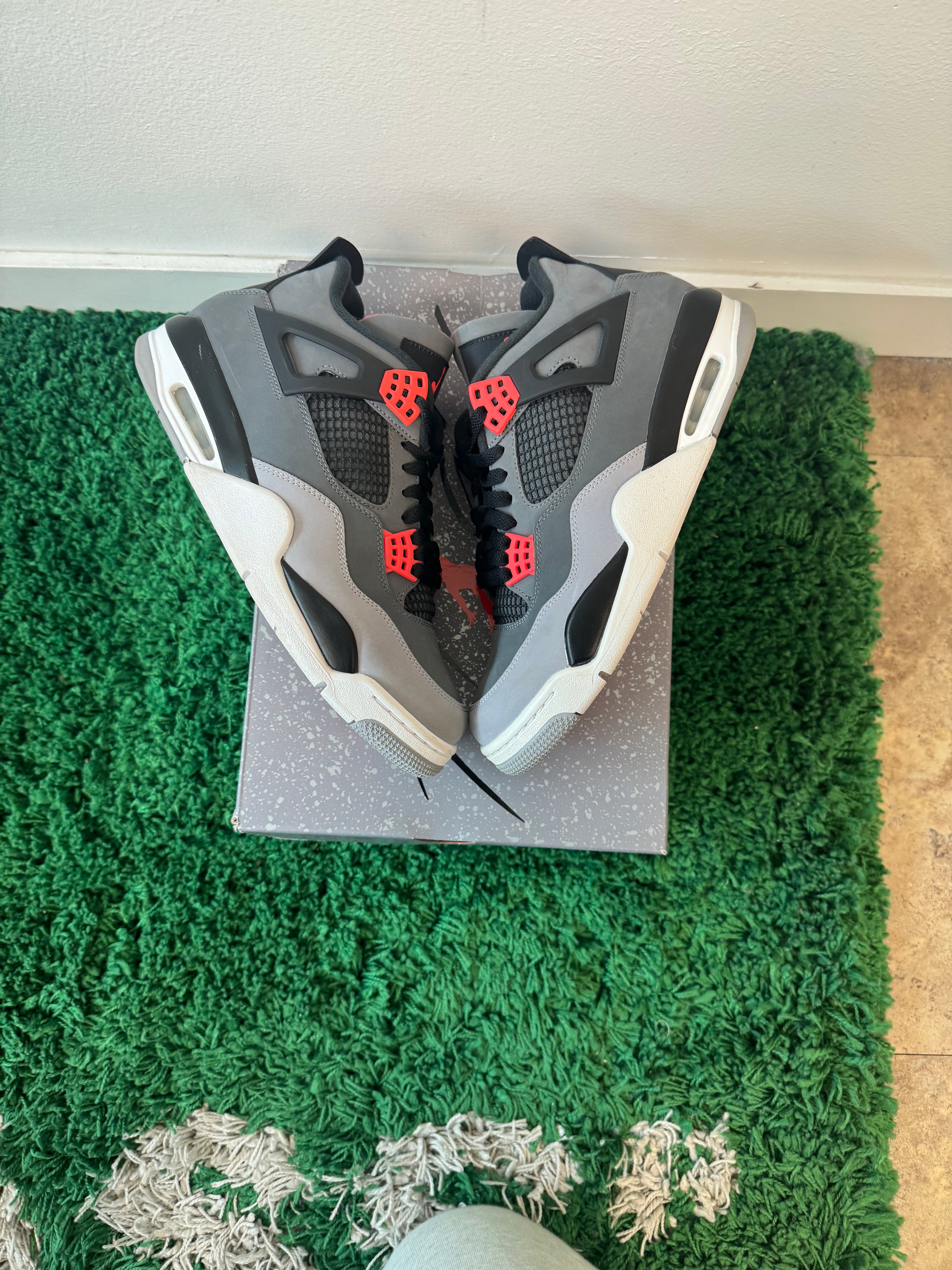 Used Jordan 4 Retro Infrared (Men’s)