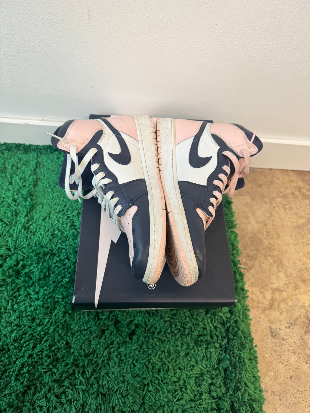 Used Jordan 1 Retro High OG Atmosphere (Women’s)