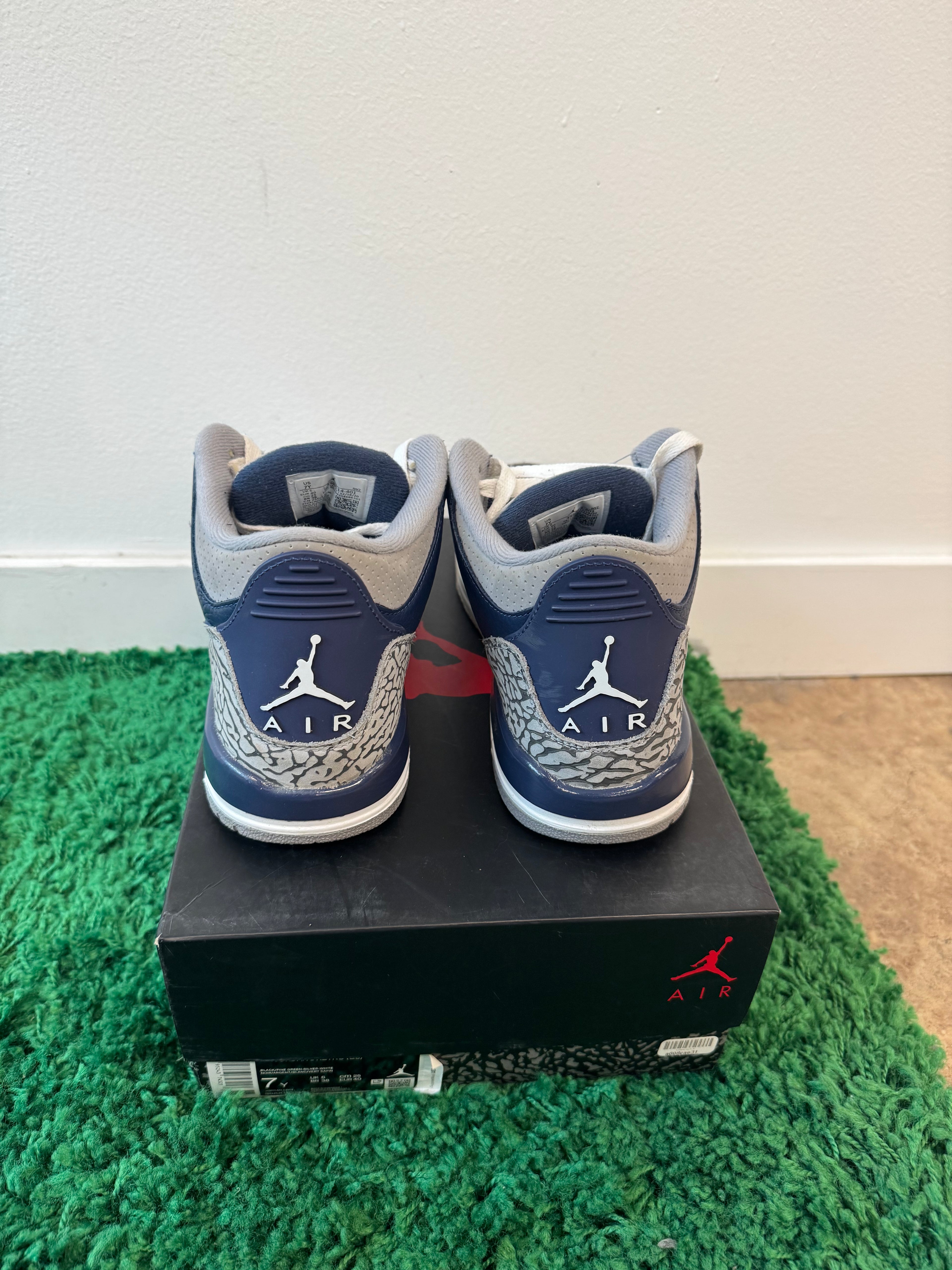 Used Jordan 3 Retro Georgetown (Youth)