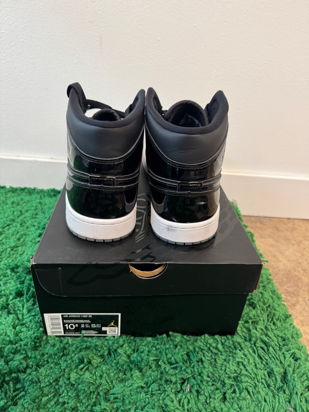 Used Jordan 1 Mid SE Space Jam (Men’s)