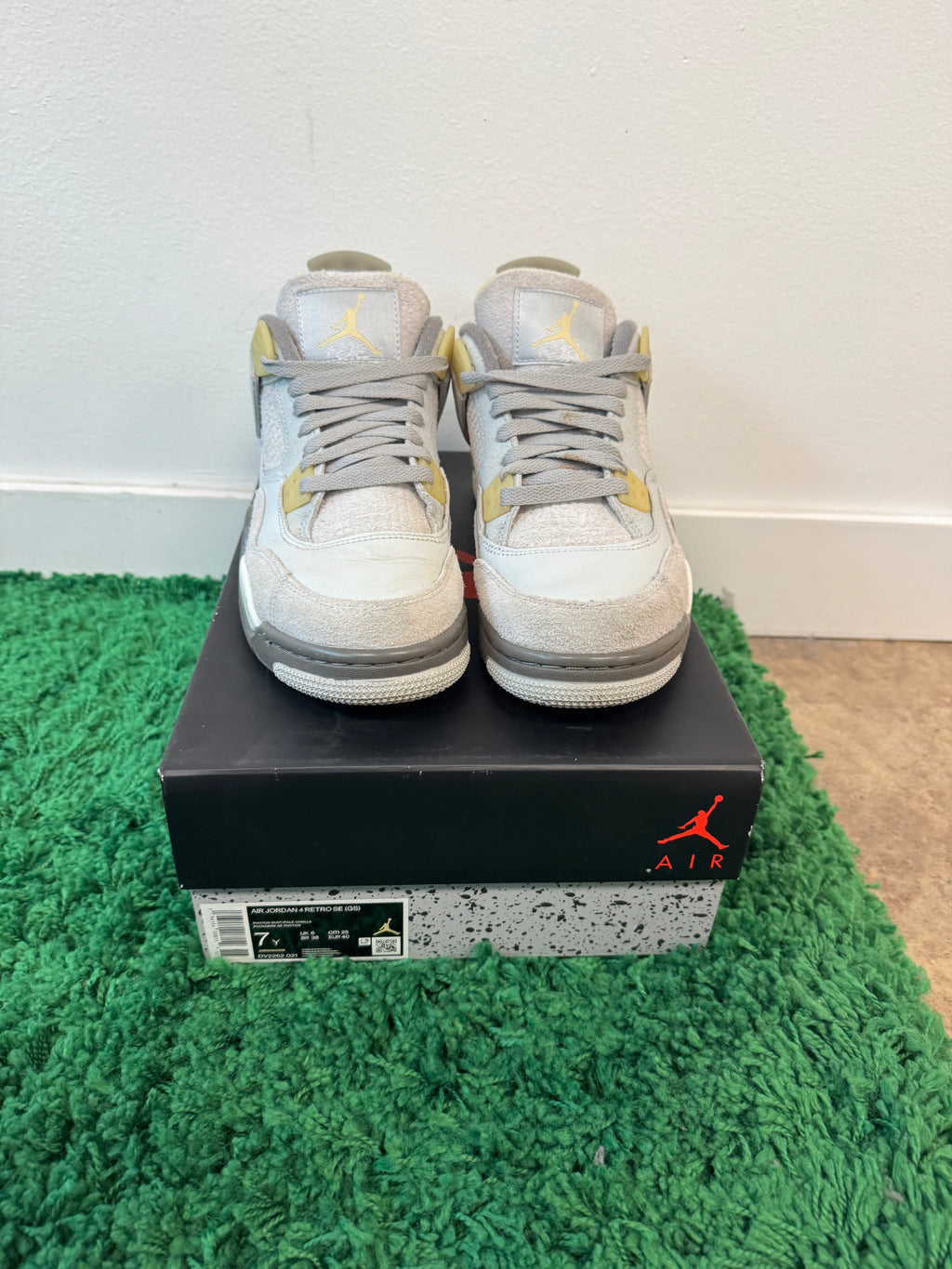 Used Jordan 4 Retro SE Craft Photon Dust (Youth)