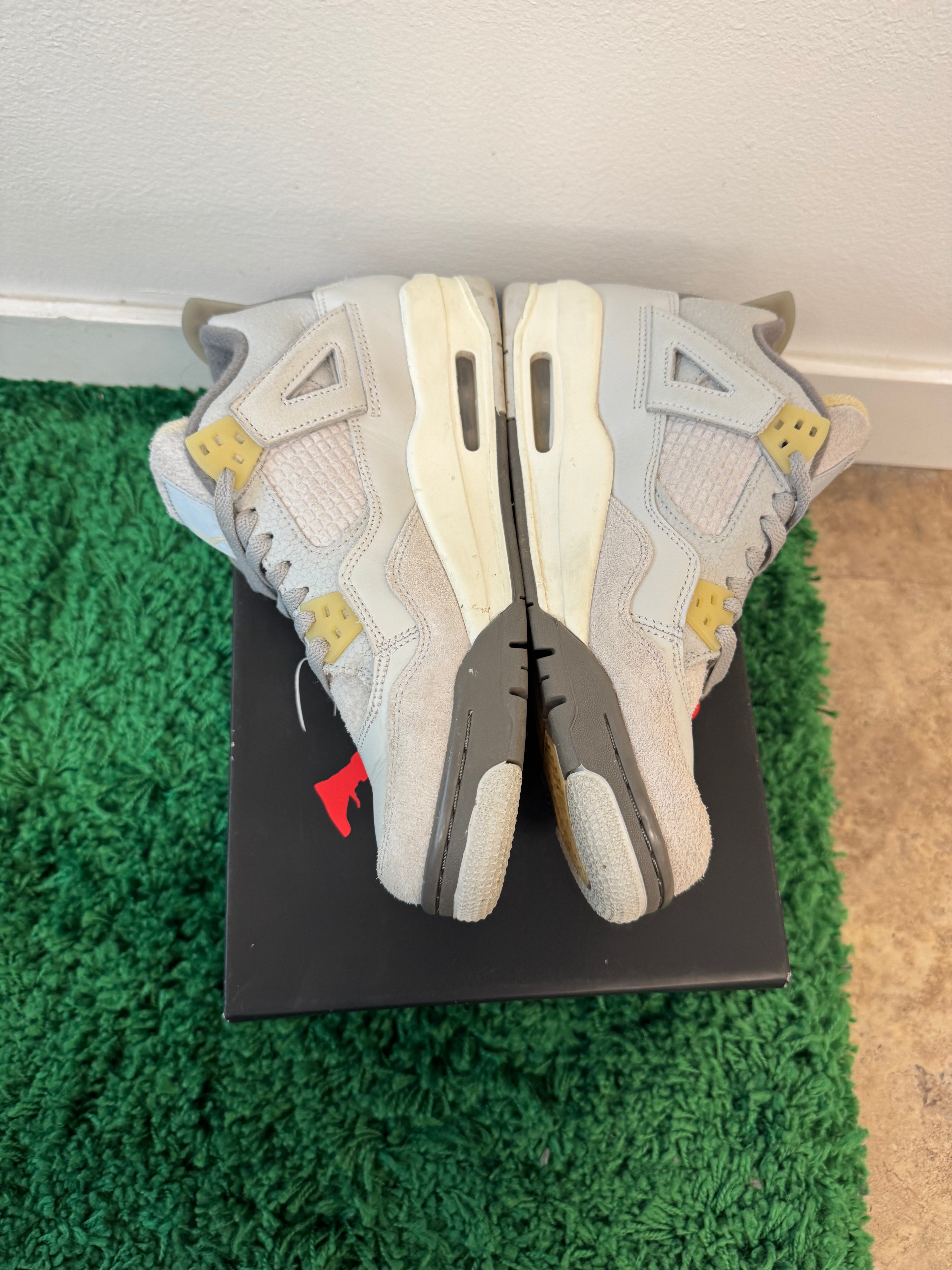 Used Jordan 4 Retro SE Craft Photon Dust (Youth)
