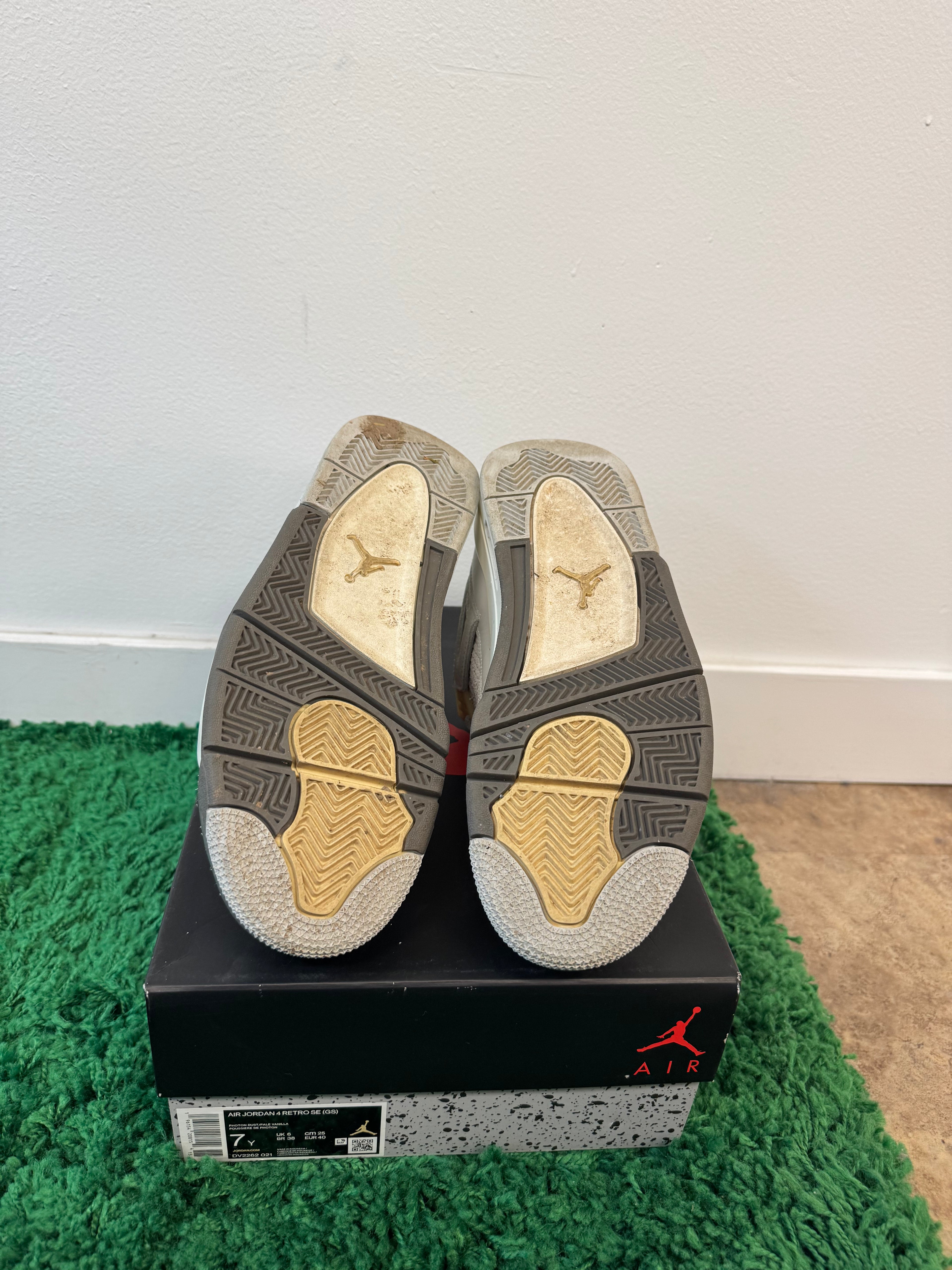 Used Jordan 4 Retro SE Craft Photon Dust (Youth)