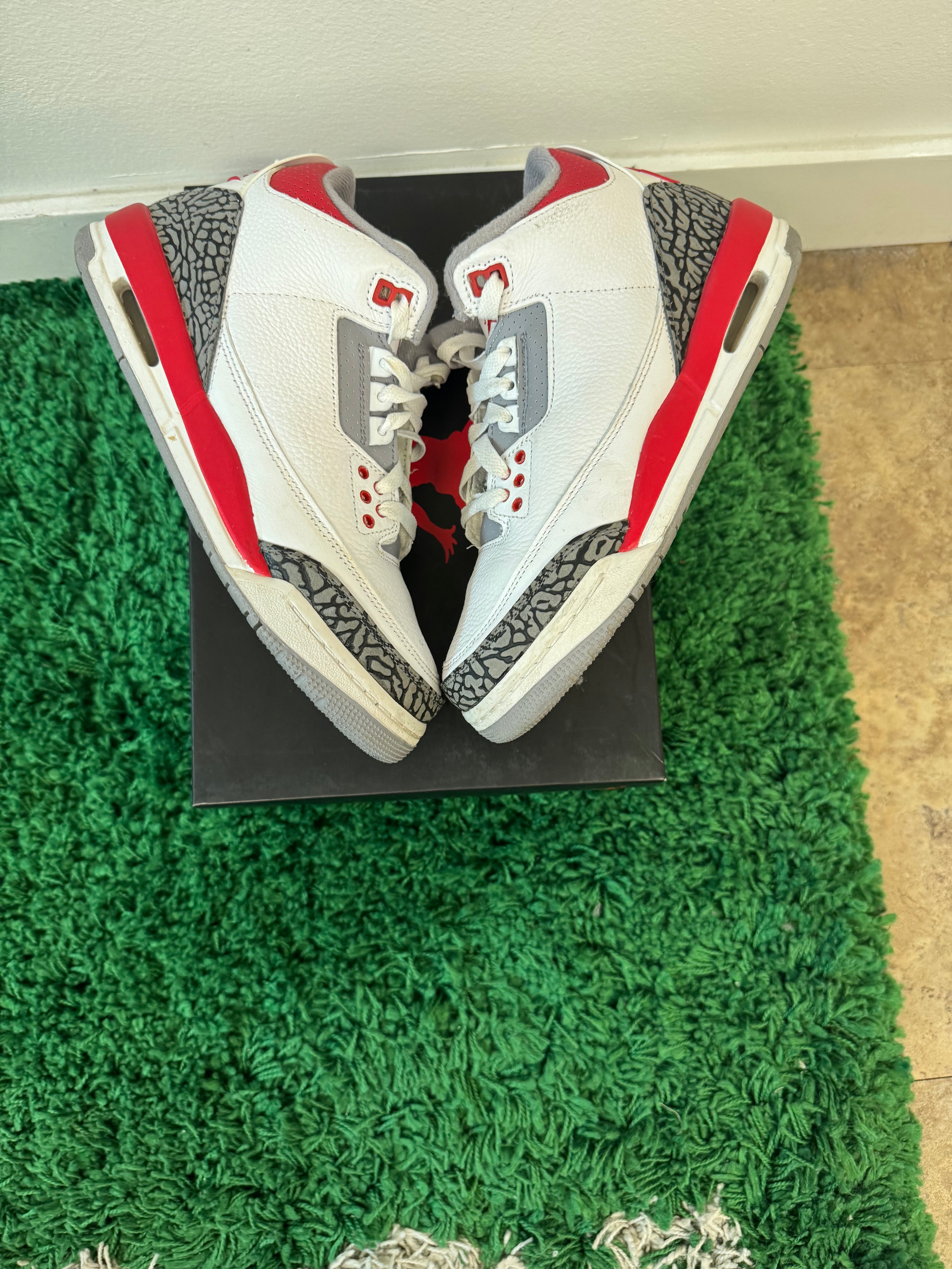 Used Jordan 3 Retro Fire Red 2022 (Youth)