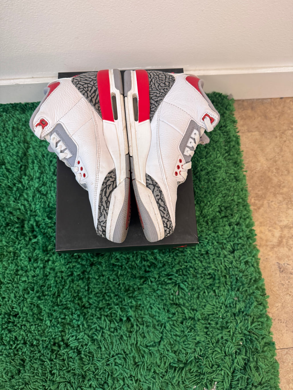 Used Jordan 3 Retro Fire Red 2022 (Youth)