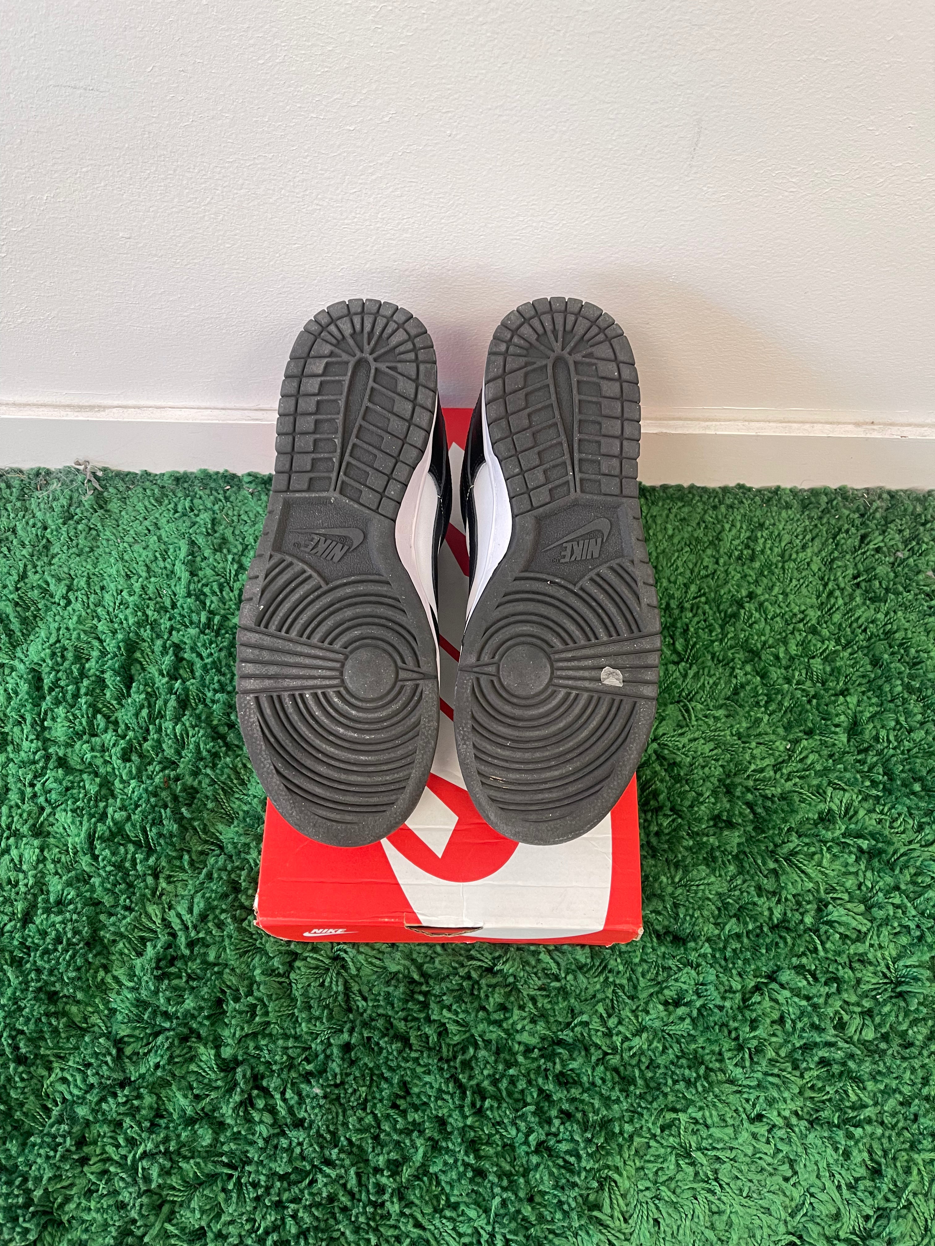 Used Nike Dunk Low Panda (Women’s)