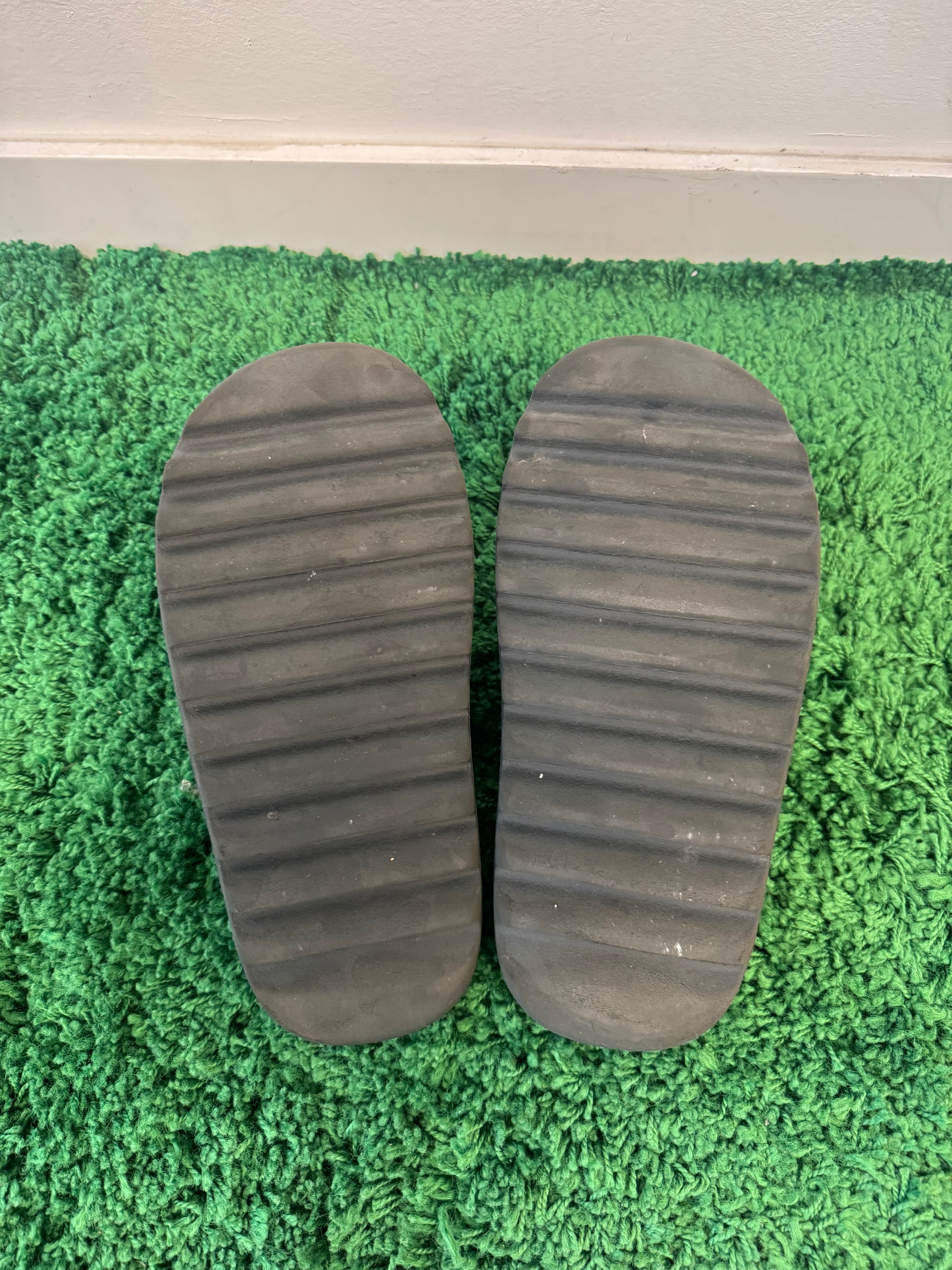 Used Adidas Yeezy Slide Slate Grey (Men’s)