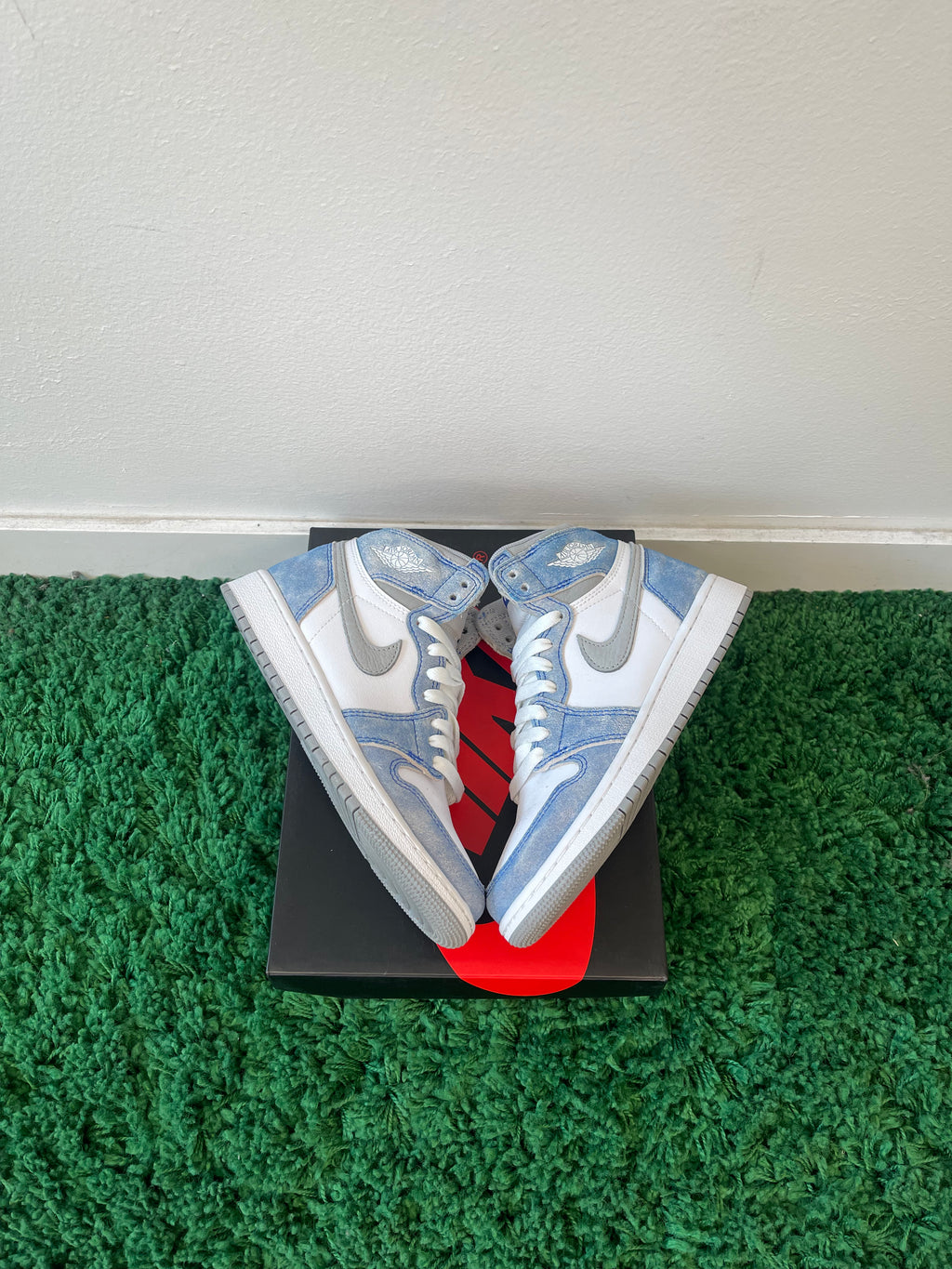 Used Jordan 1 Retro High Hyper Royal Smoke Grey (Youth)
