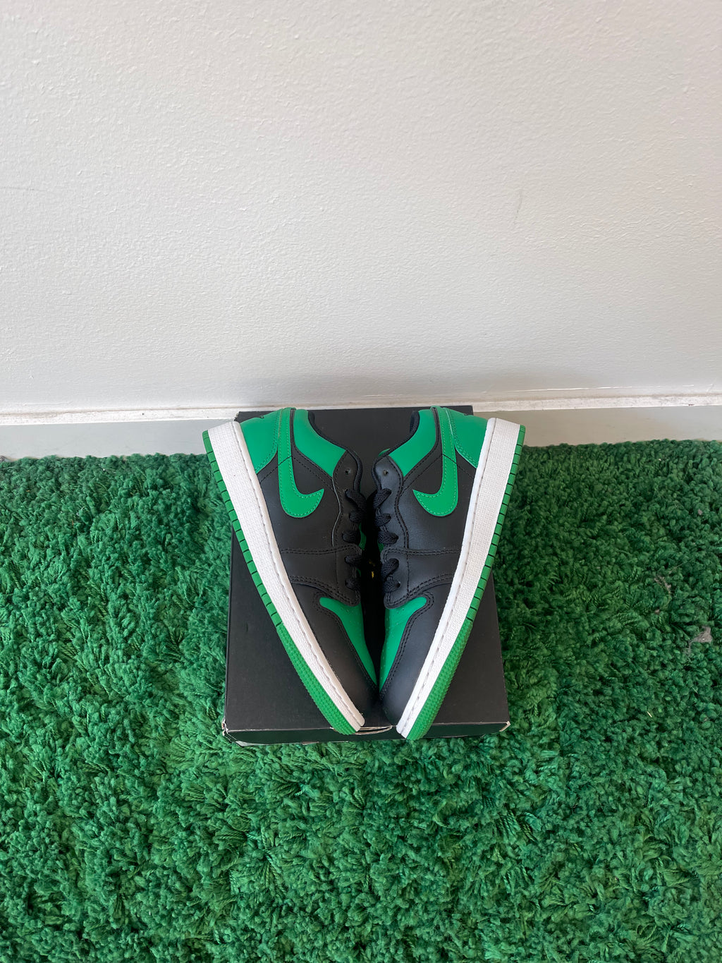 Used Jordan 1 Low Lucky Green (Youth)