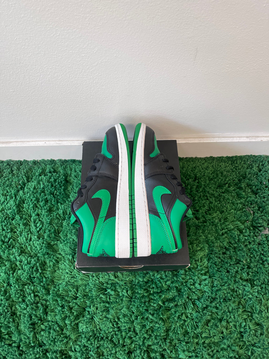 Used Jordan 1 Low Lucky Green (Youth)
