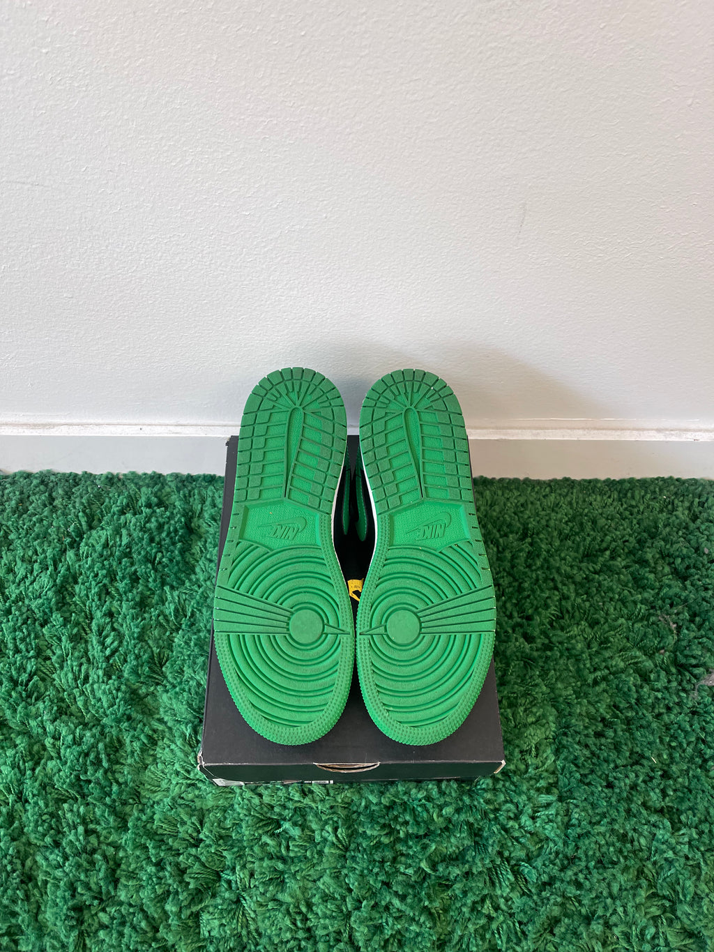 Used Jordan 1 Low Lucky Green (Youth)