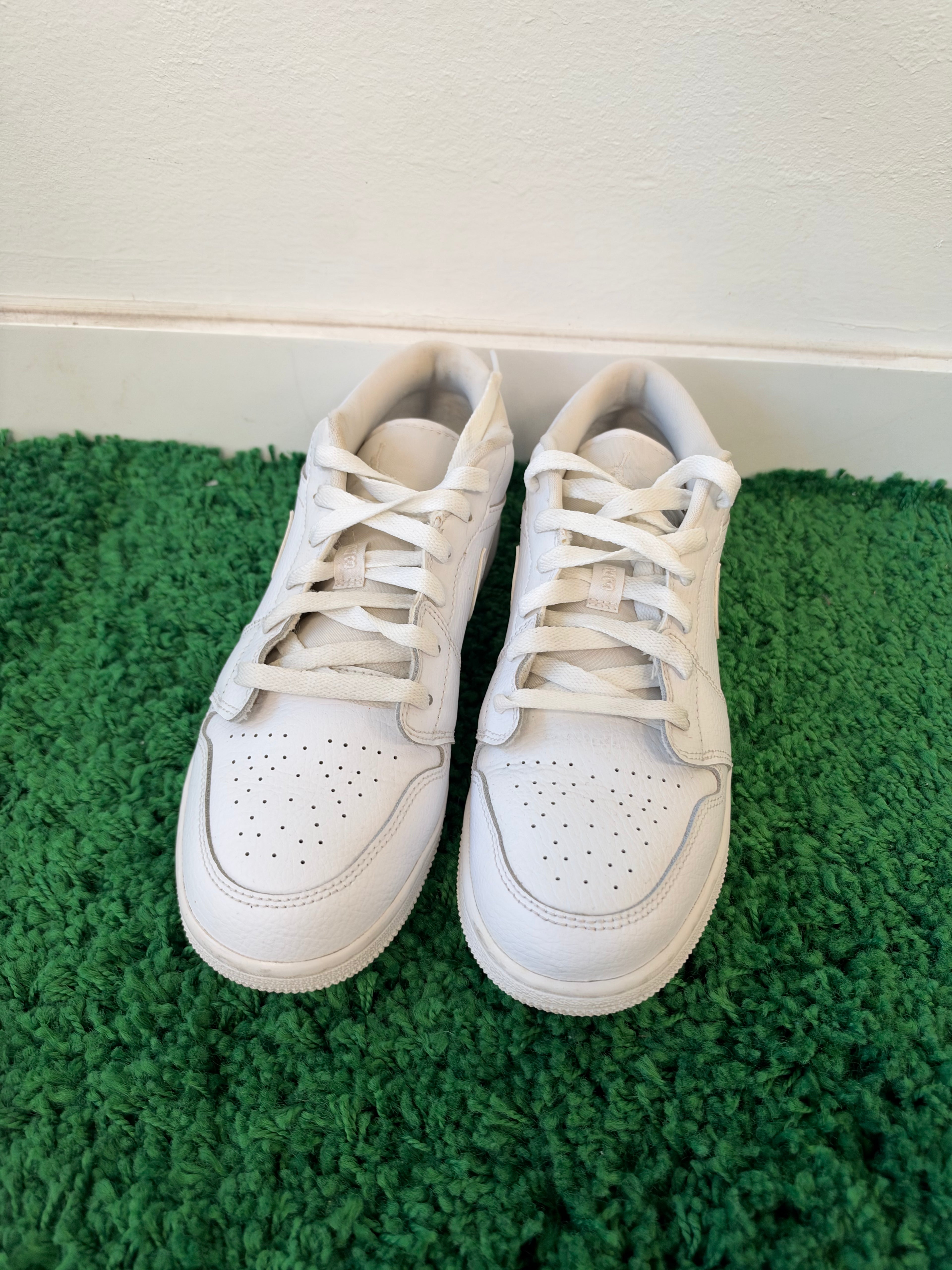 Used Jordan 1 Low Triple White
