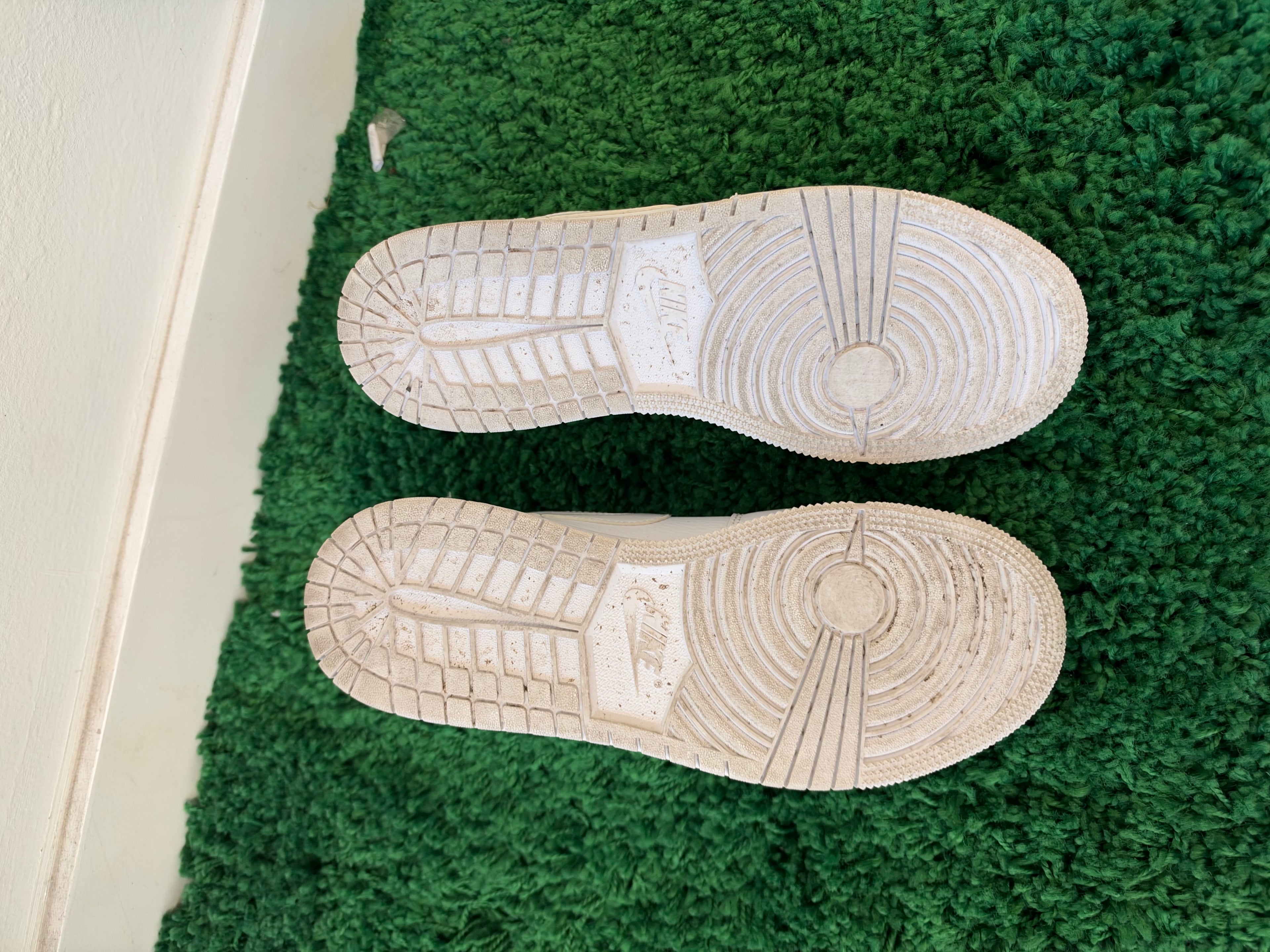 Used Jordan 1 Low Triple White