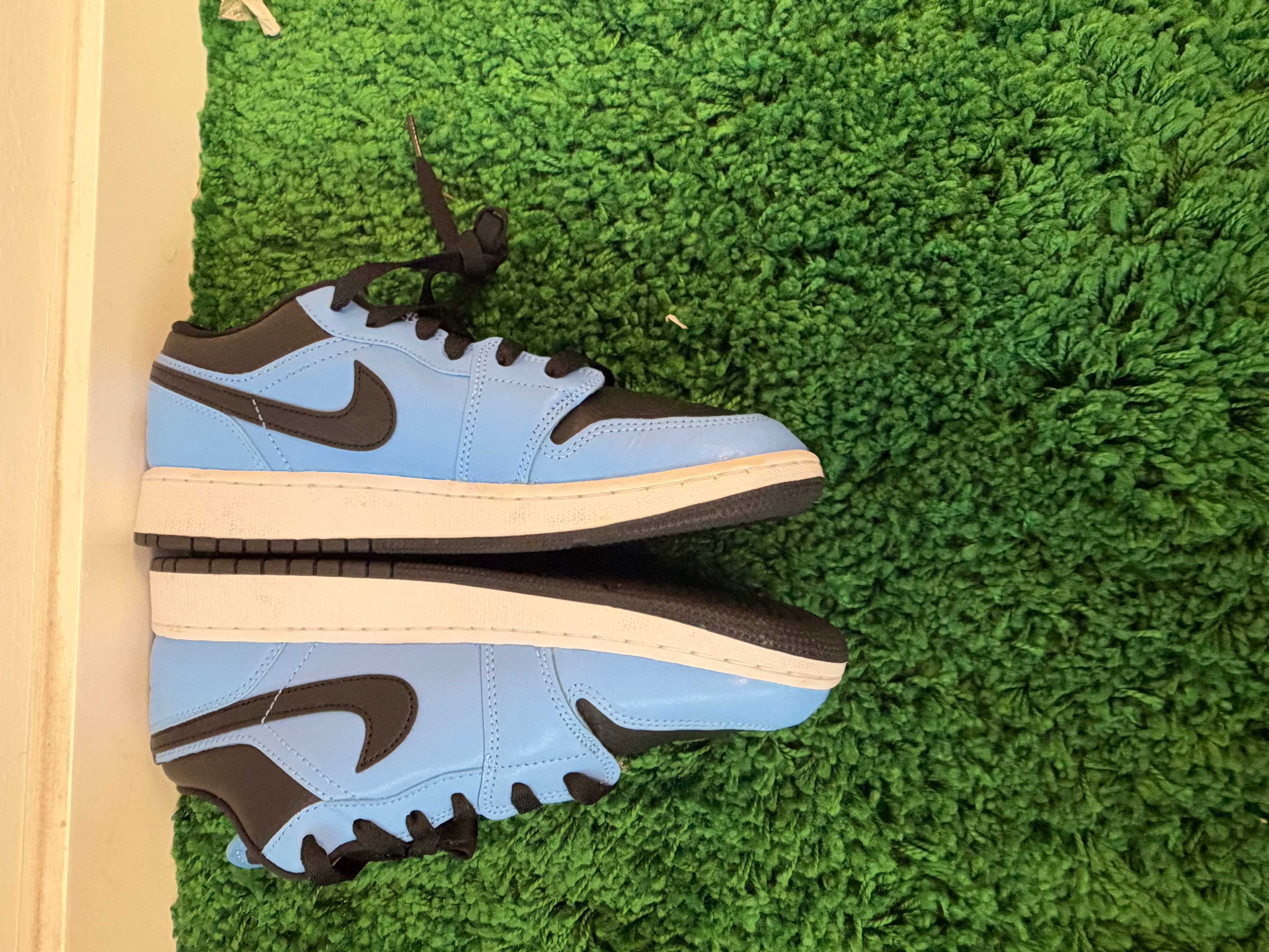 Used Jordan 1 Low University Blue Black (Youth)