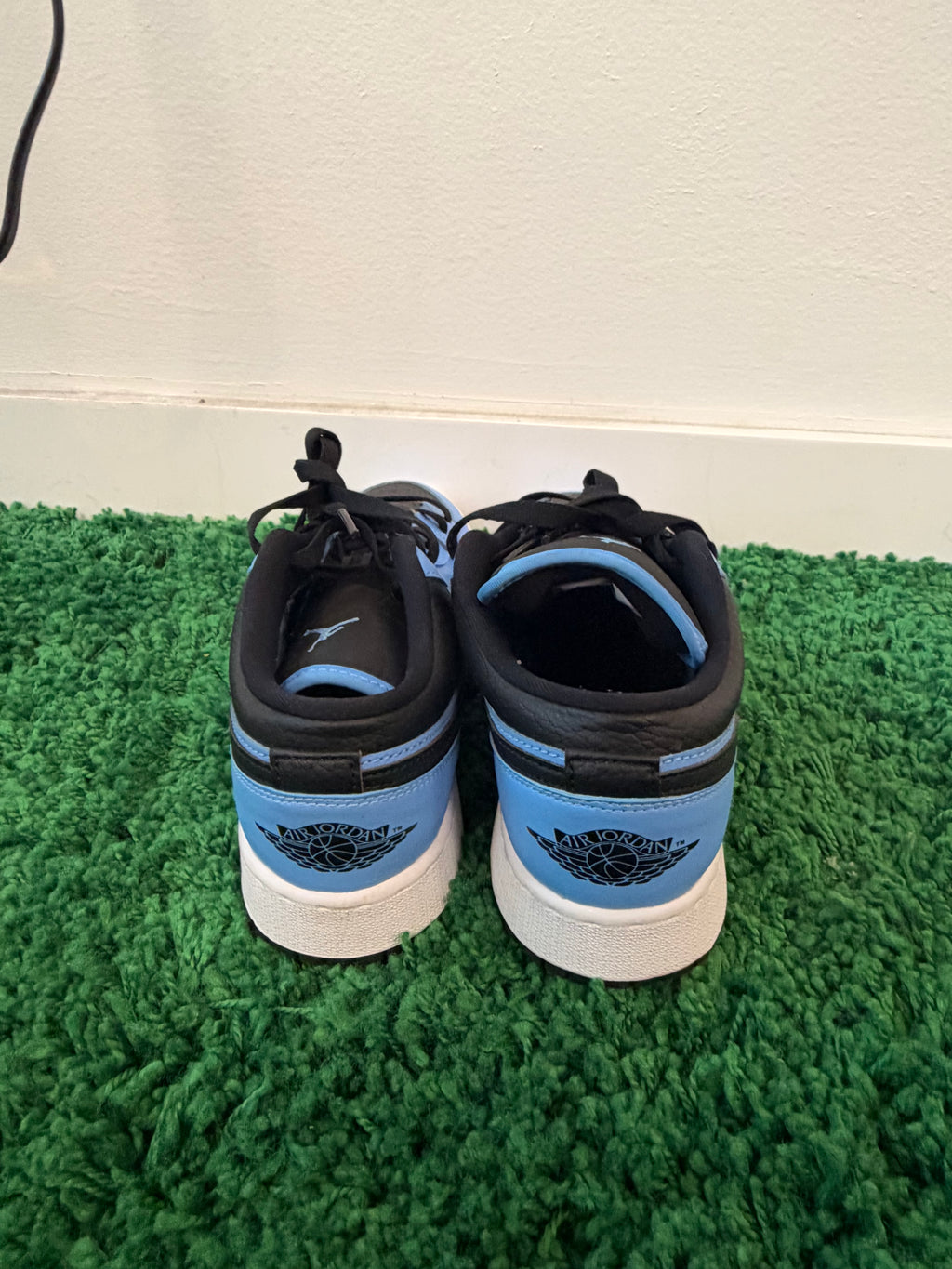 Used Jordan 1 Low University Blue Black (Youth)