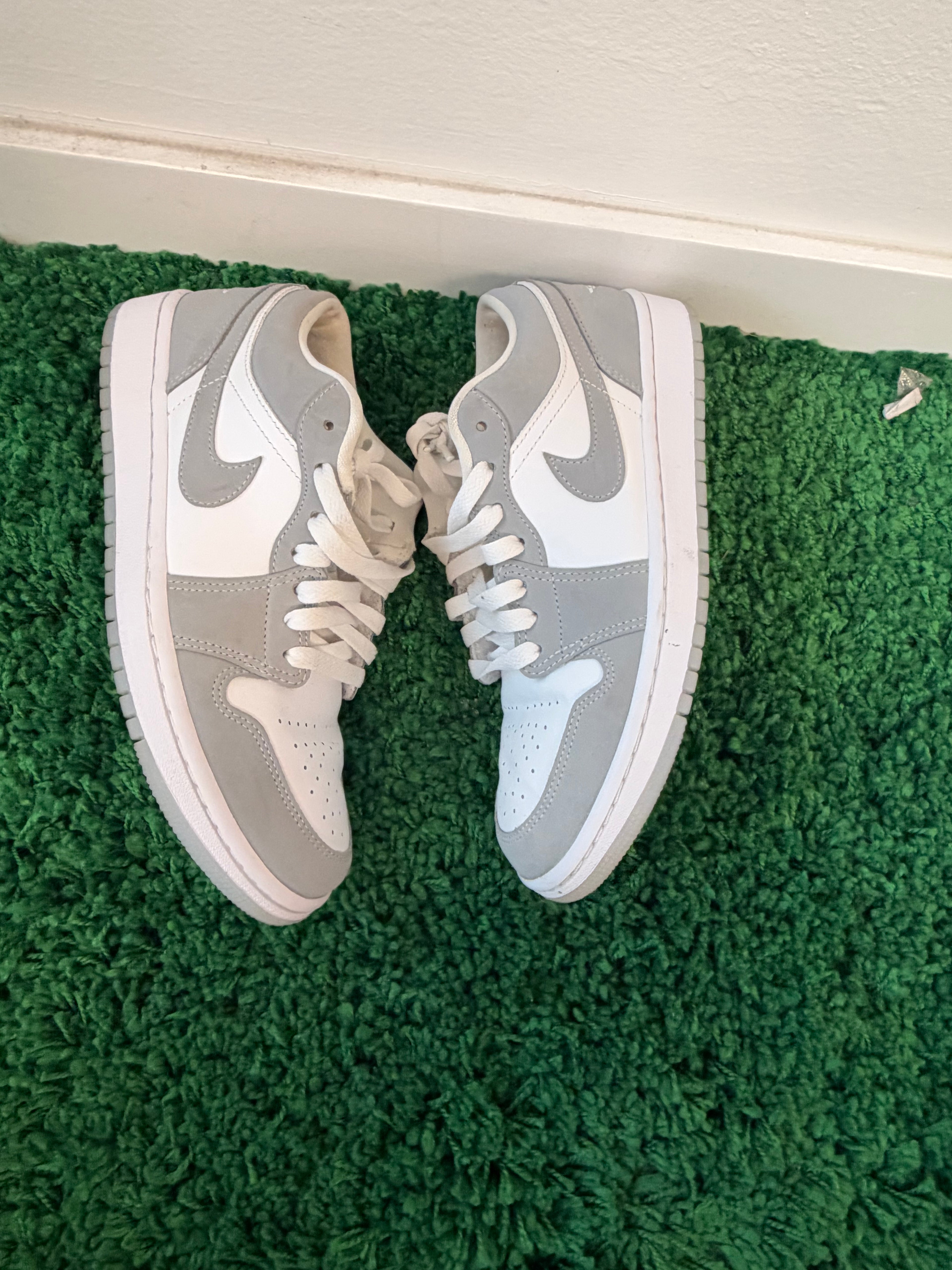 Used Jordan 1 Low Wolf Grey (Women’s)